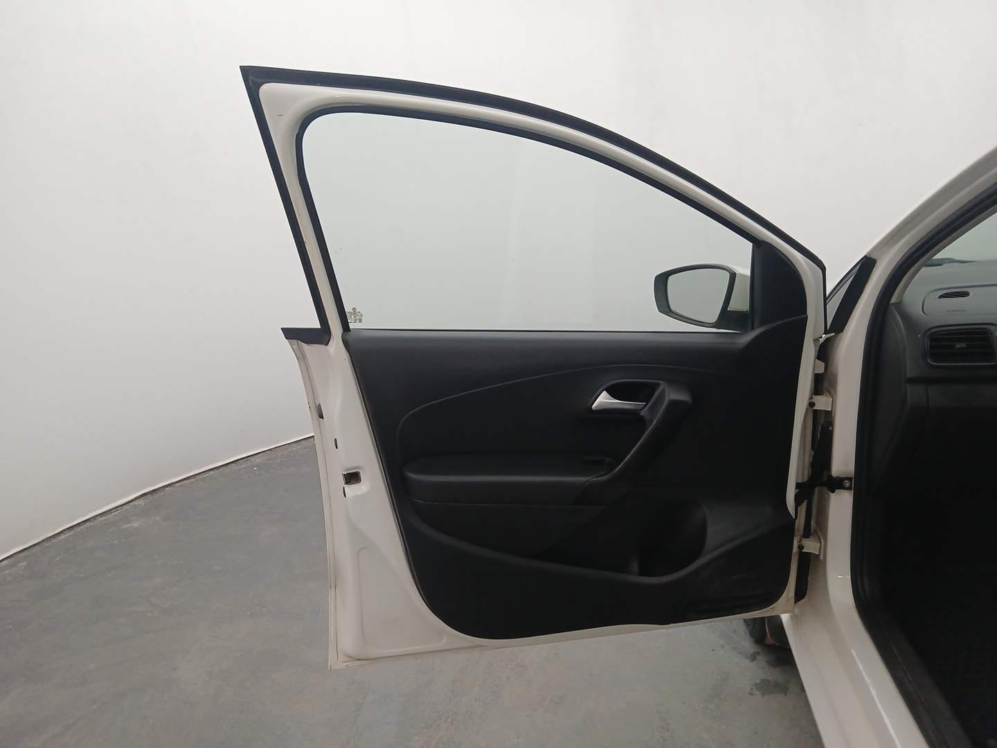 Used 2019 Volkswagen Ameo Comfortline 1.0L (P) Petrol Manual interior LEFT FRONT DOOR OPEN VIEW
