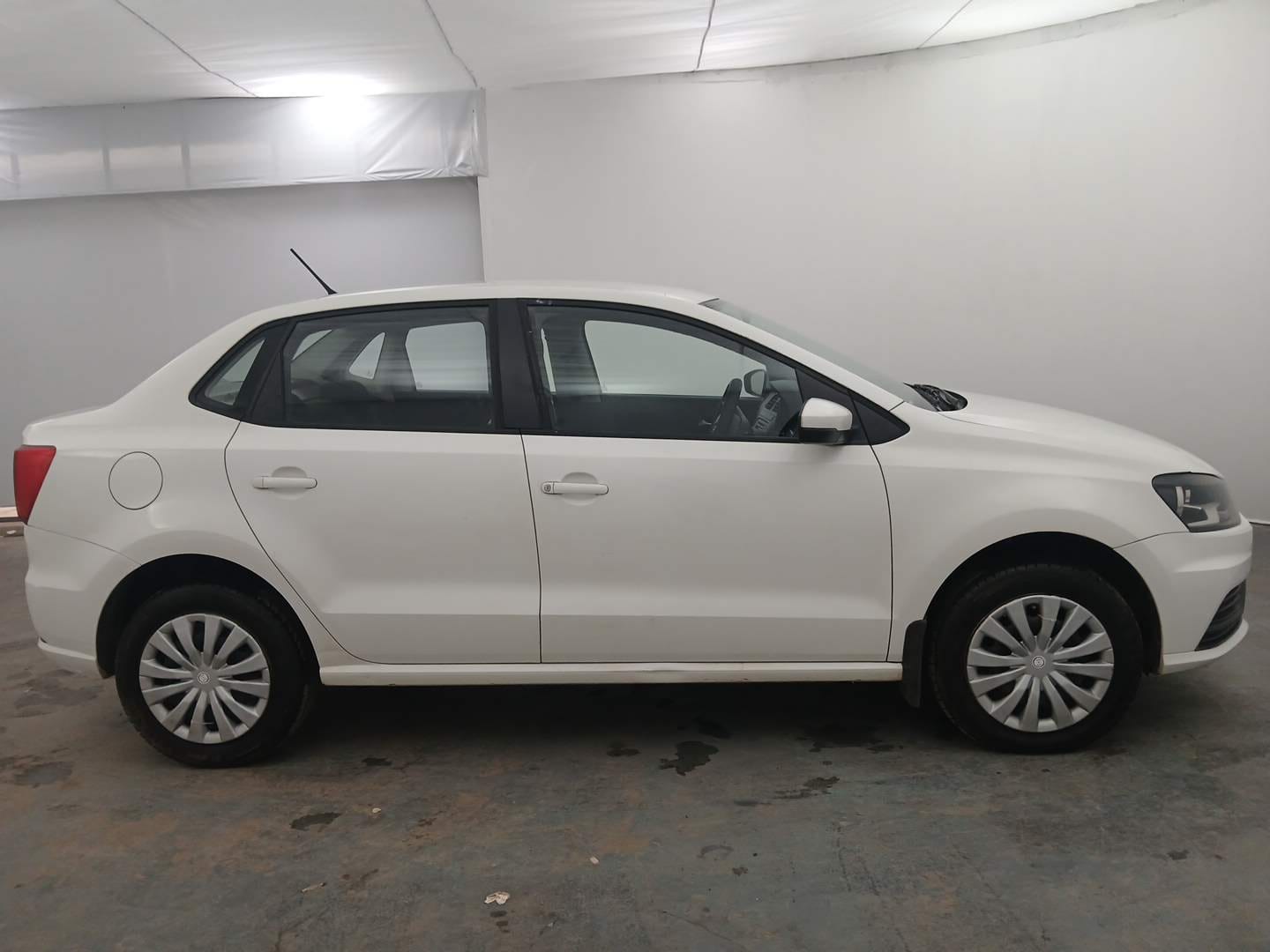 Used 2019 Volkswagen Ameo Comfortline 1.0L (P) Petrol Manual exterior RIGHT SIDE VIEW