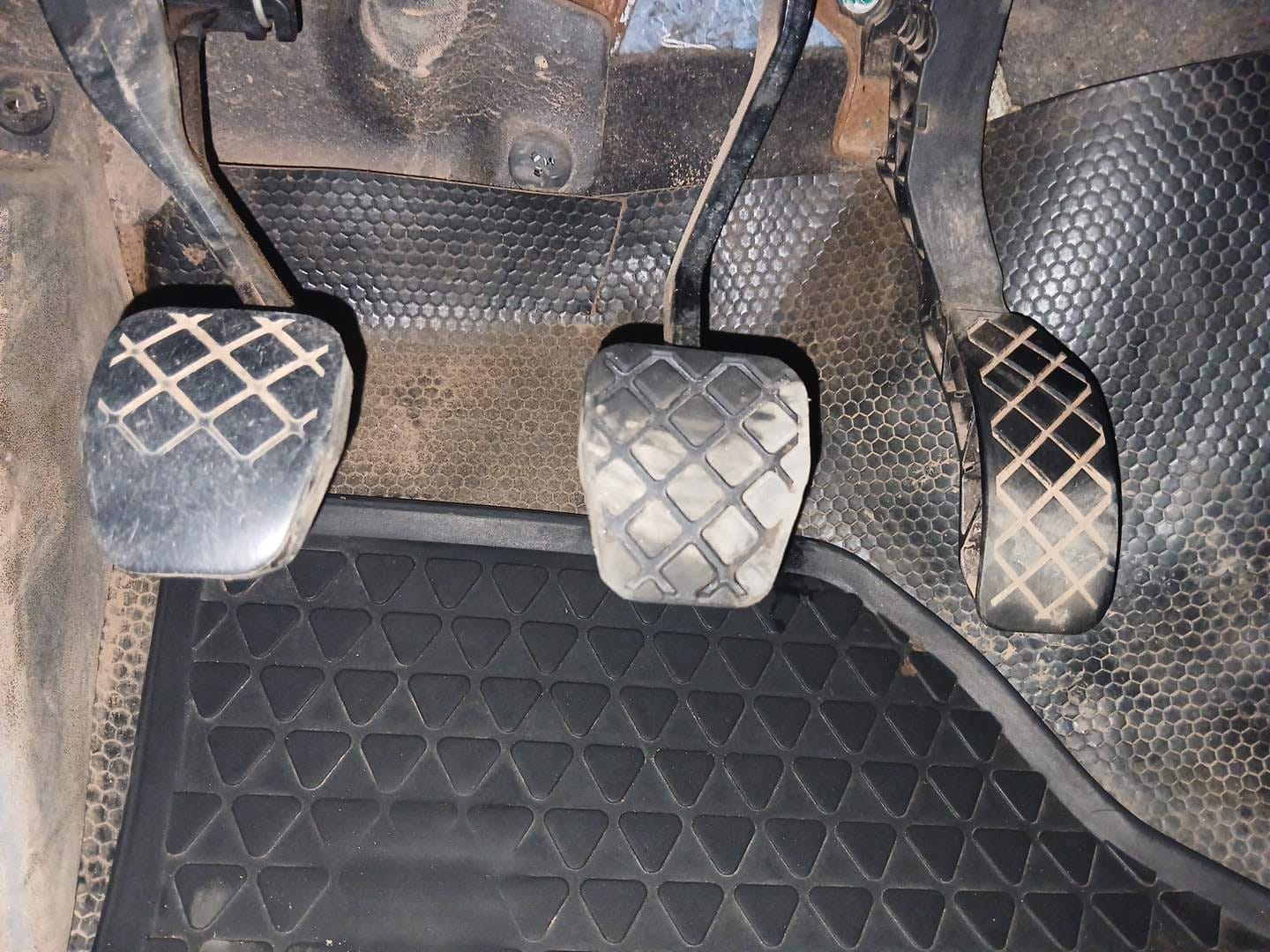 Used 2019 Volkswagen Ameo Comfortline 1.0L (P) Petrol Manual interior PEDALS VIEW
