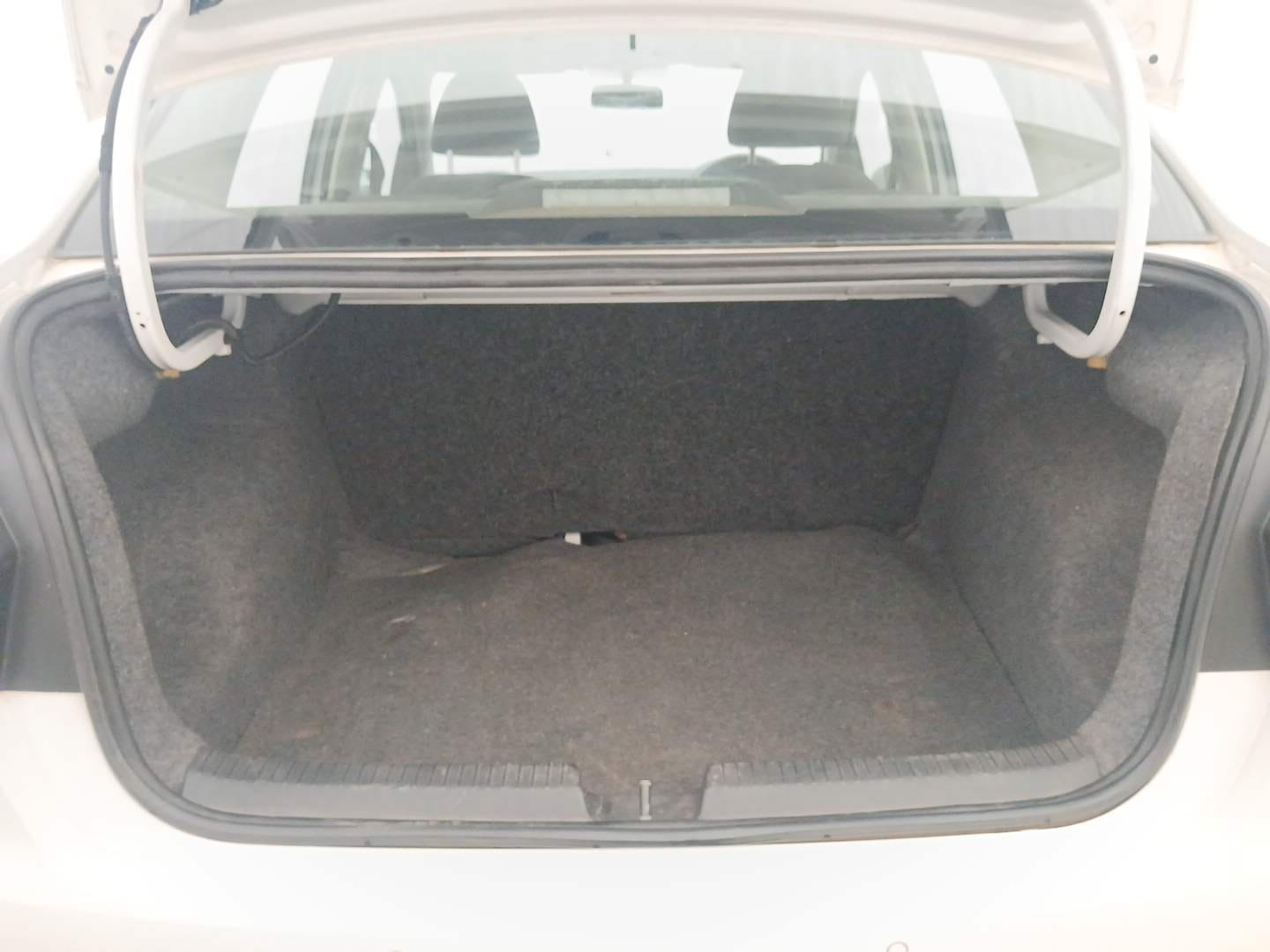 Used 2019 Volkswagen Ameo Comfortline 1.0L (P) Petrol Manual interior DICKY INSIDE VIEW