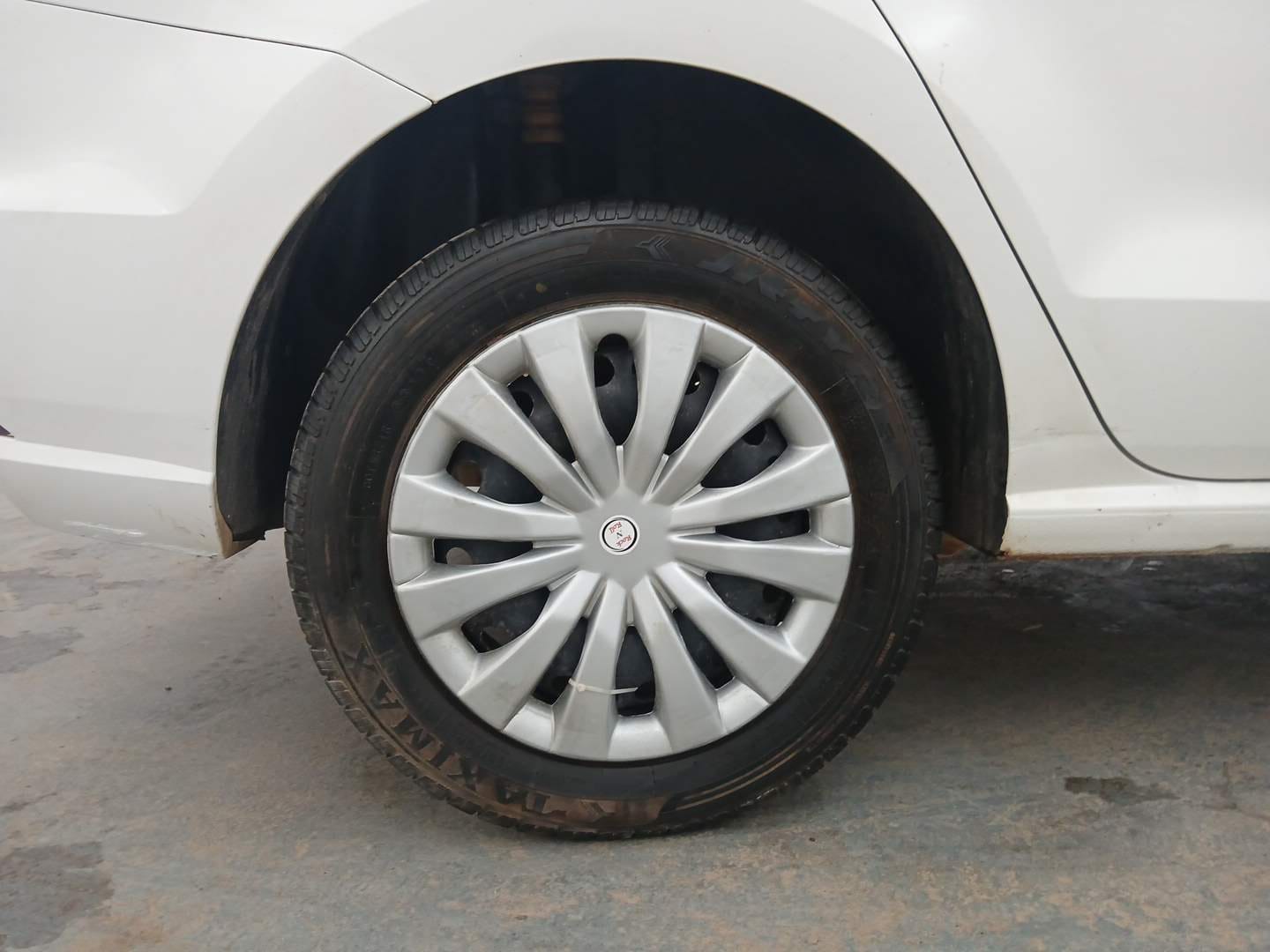 Used 2019 Volkswagen Ameo Comfortline 1.0L (P) Petrol Manual tyres RIGHT REAR TYRE RIM VIEW