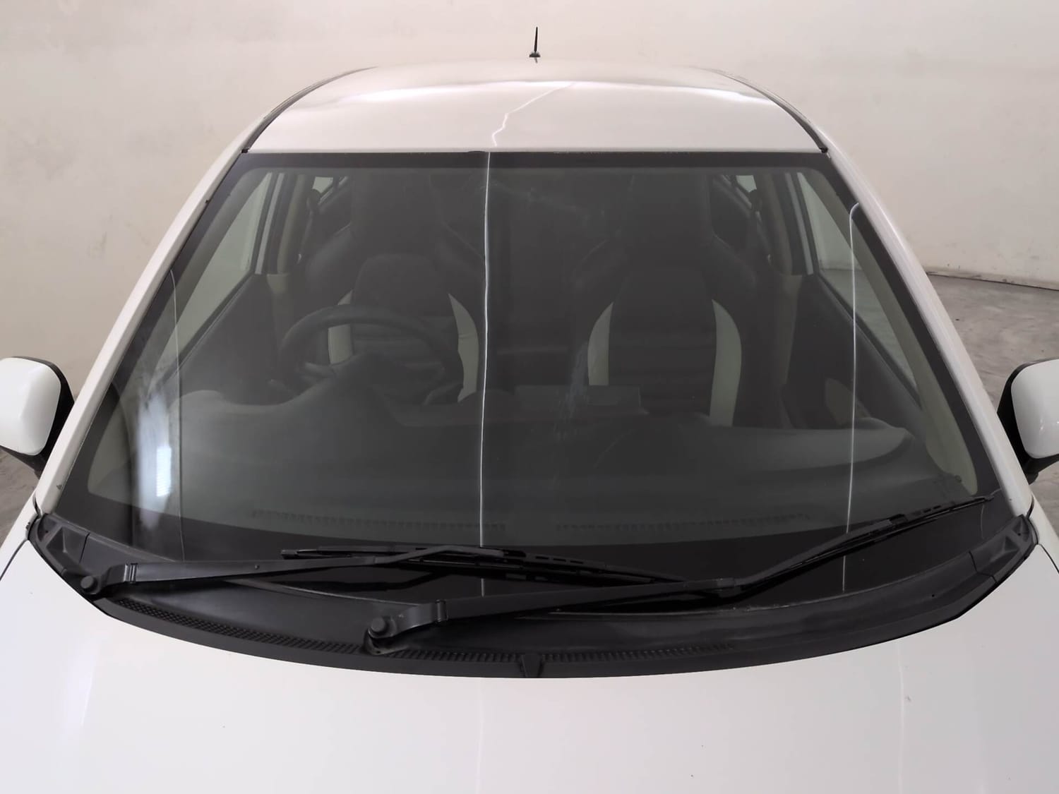 Used 2014 Honda Amaze 1.5 VX i-DTEC Diesel Manual exterior FRONT WINDSHIELD VIEW