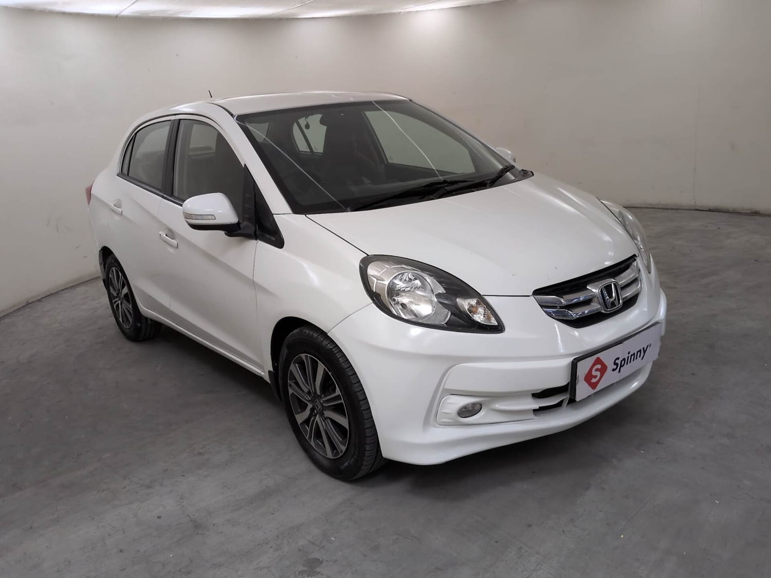 Used 2014 Honda Amaze 1.5 VX i-DTEC Diesel Manual exterior RIGHT FRONT CORNER VIEW