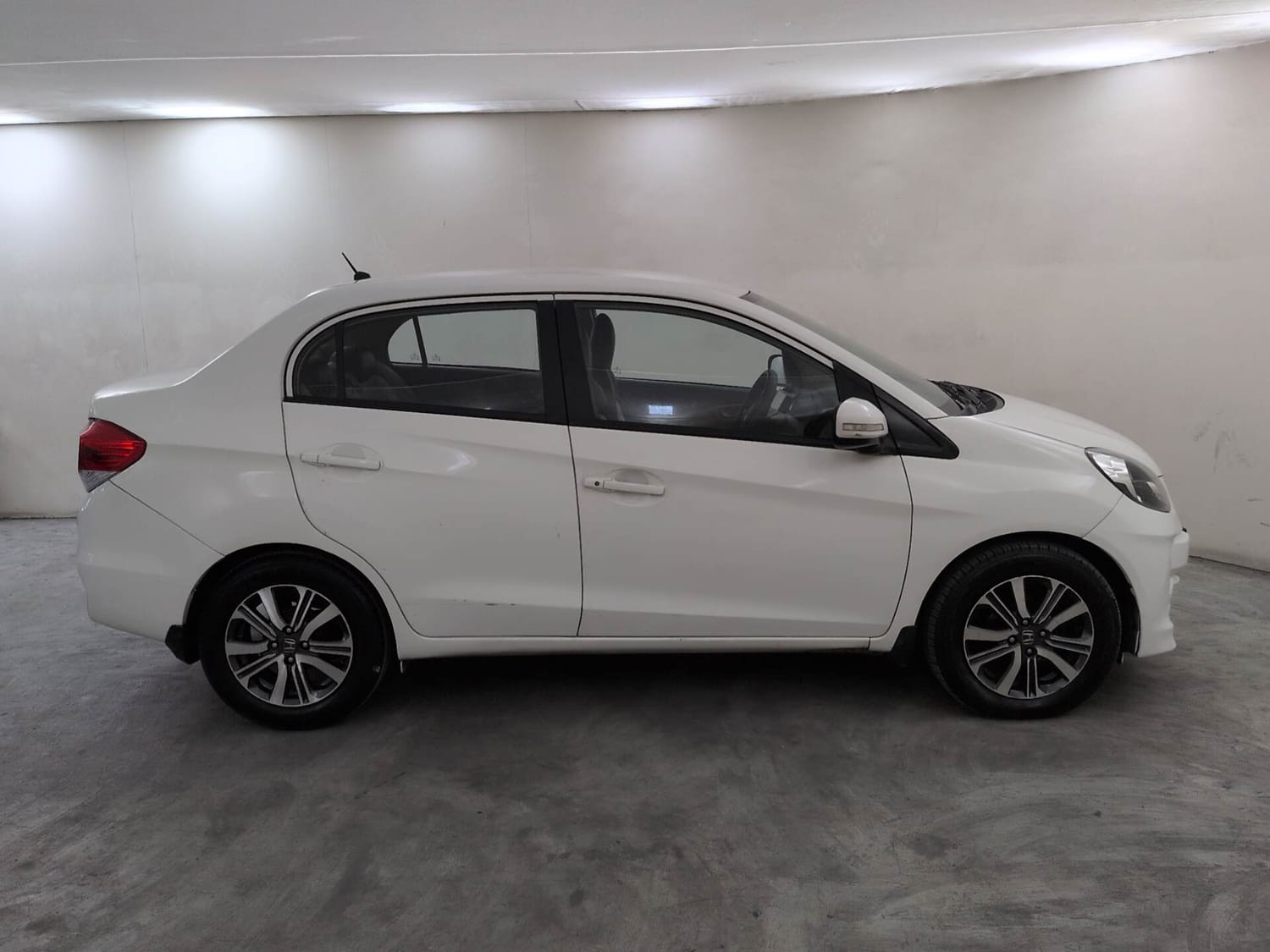 Used 2014 Honda Amaze 1.5 VX i-DTEC Diesel Manual exterior RIGHT SIDE VIEW