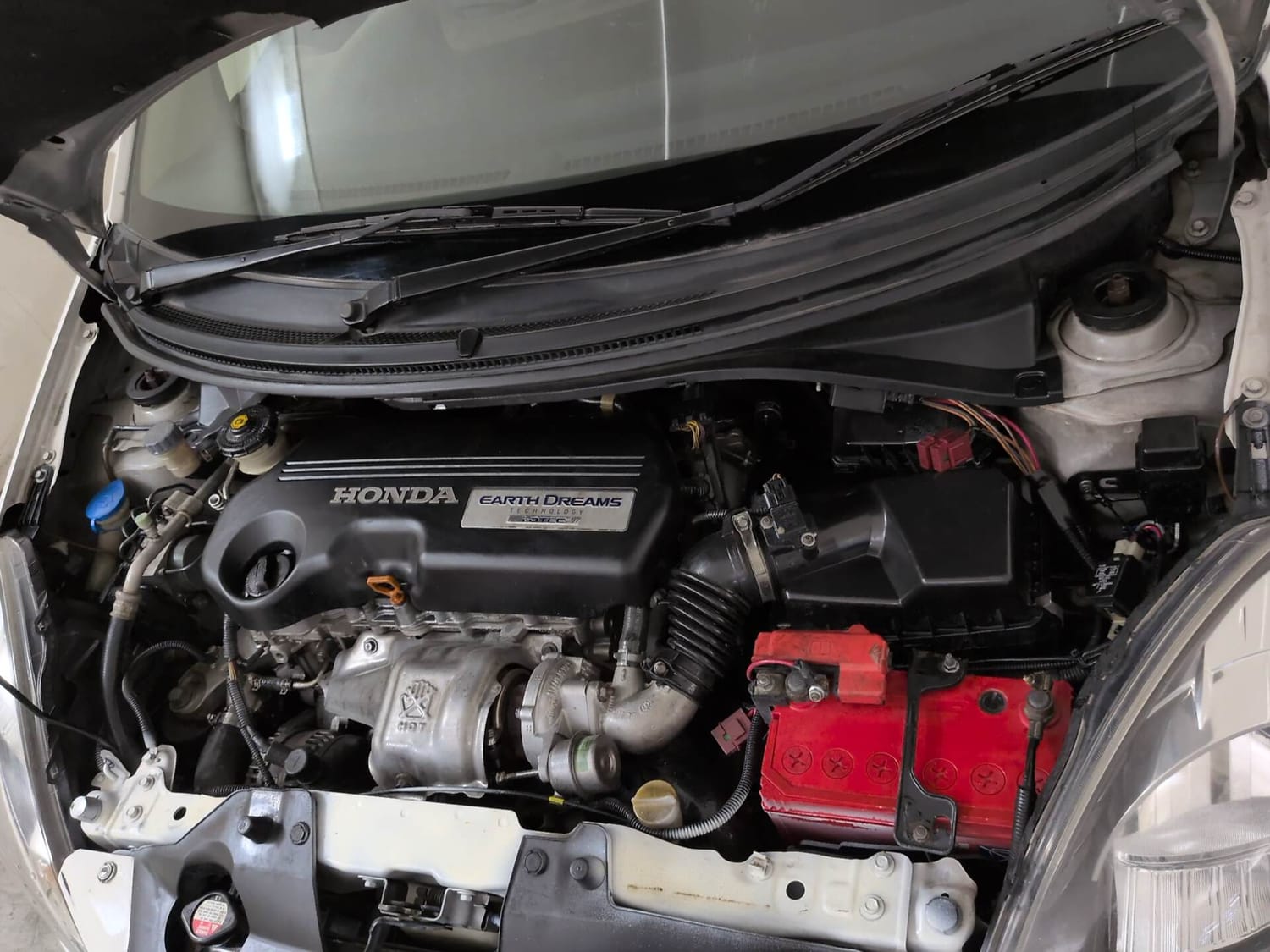 Used 2014 Honda Amaze 1.5 VX i-DTEC Diesel Manual engine ENGINE LEFT SIDE VIEW