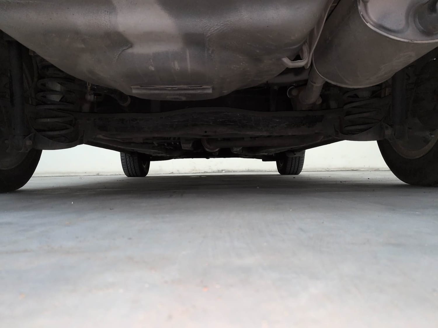 Used 2014 Honda Amaze 1.5 VX i-DTEC Diesel Manual extra REAR UNDERBODY VIEW (TAKEN FROM REAR)