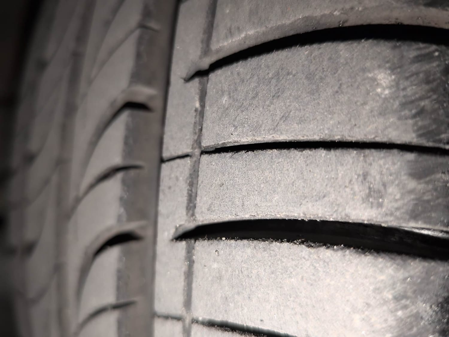 Used 2014 Honda Amaze 1.5 VX i-DTEC Diesel Manual tyres LEFT FRONT TYRE TREAD VIEW