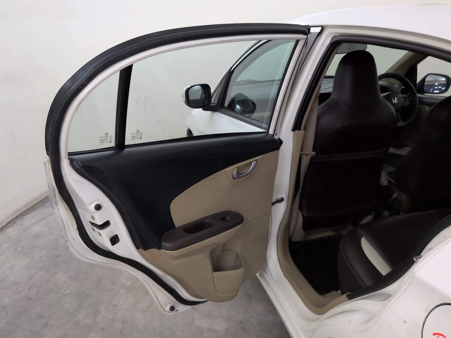 Used 2014 Honda Amaze 1.5 VX i-DTEC Diesel Manual interior LEFT REAR DOOR OPEN VIEW