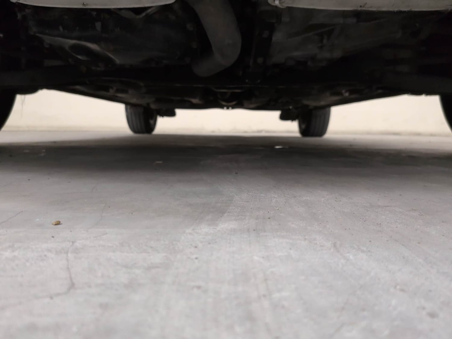 Used 2014 Honda Amaze 1.5 VX i-DTEC Diesel Manual extra FRONT LEFT UNDERBODY VIEW