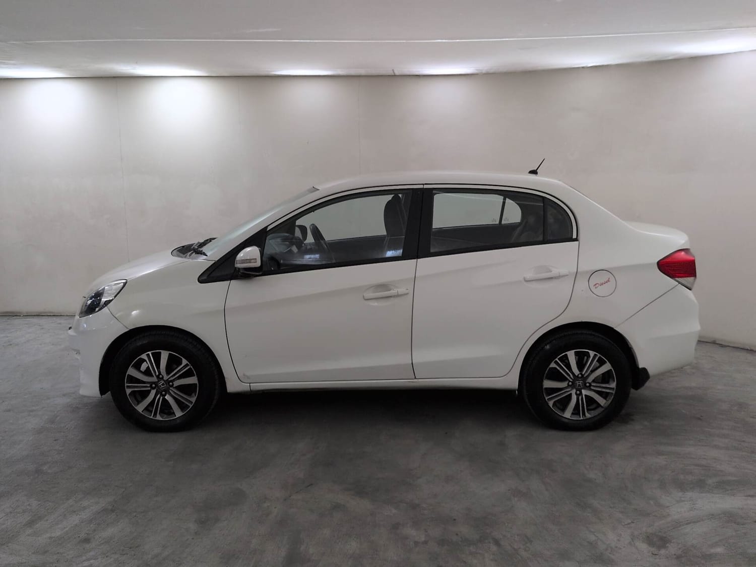 Used 2014 Honda Amaze 1.5 VX i-DTEC Diesel Manual exterior LEFT SIDE VIEW