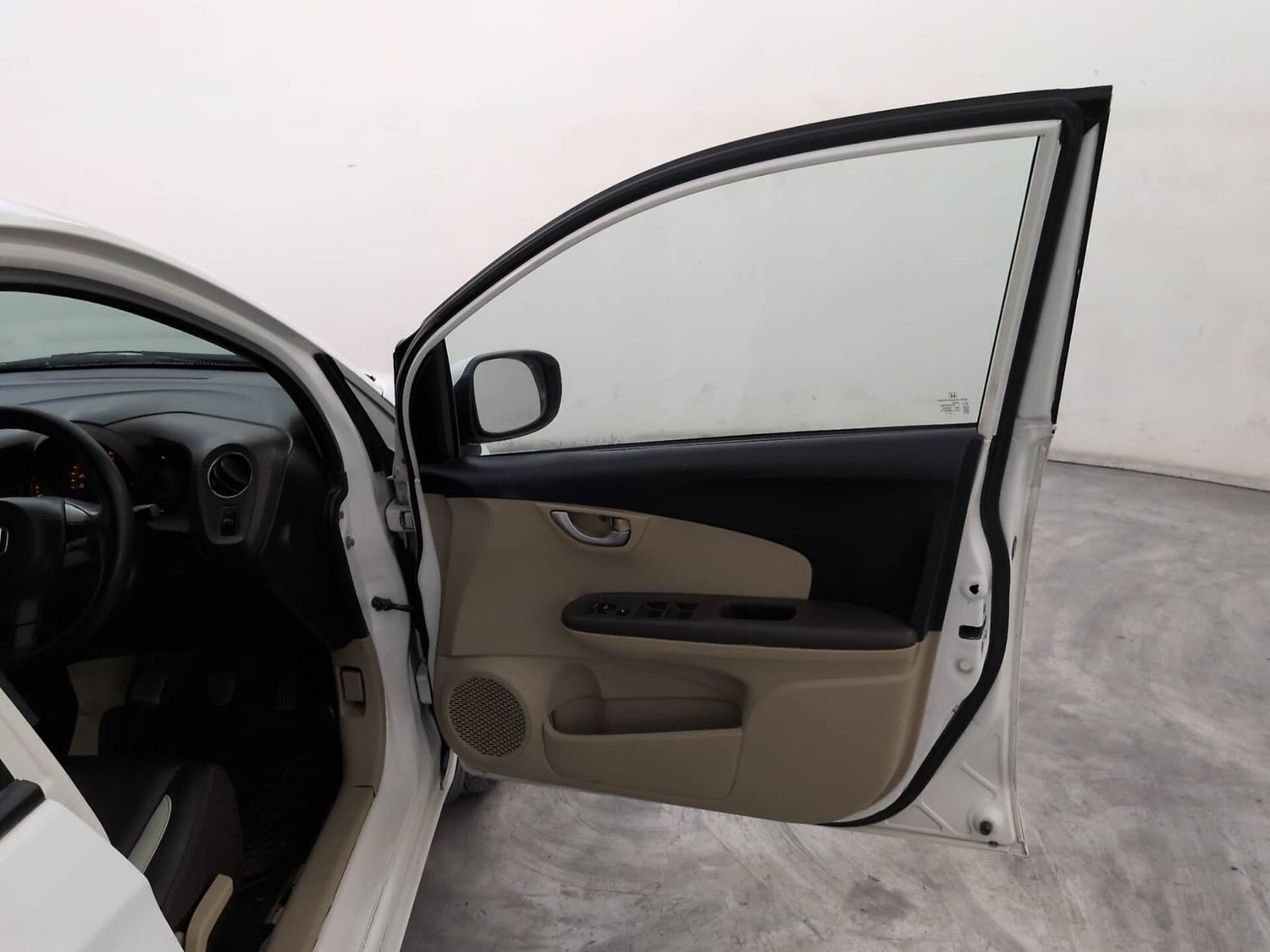 Used 2014 Honda Amaze 1.5 VX i-DTEC Diesel Manual interior RIGHT FRONT DOOR OPEN VIEW