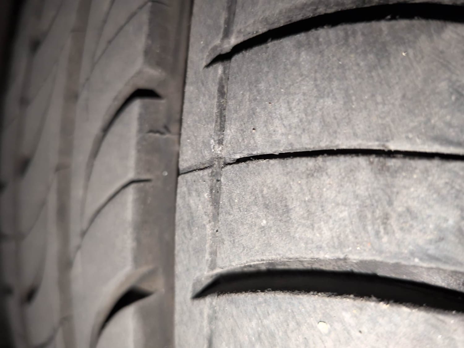 Used 2014 Honda Amaze 1.5 VX i-DTEC Diesel Manual tyres RIGHT FRONT TYRE TREAD VIEW