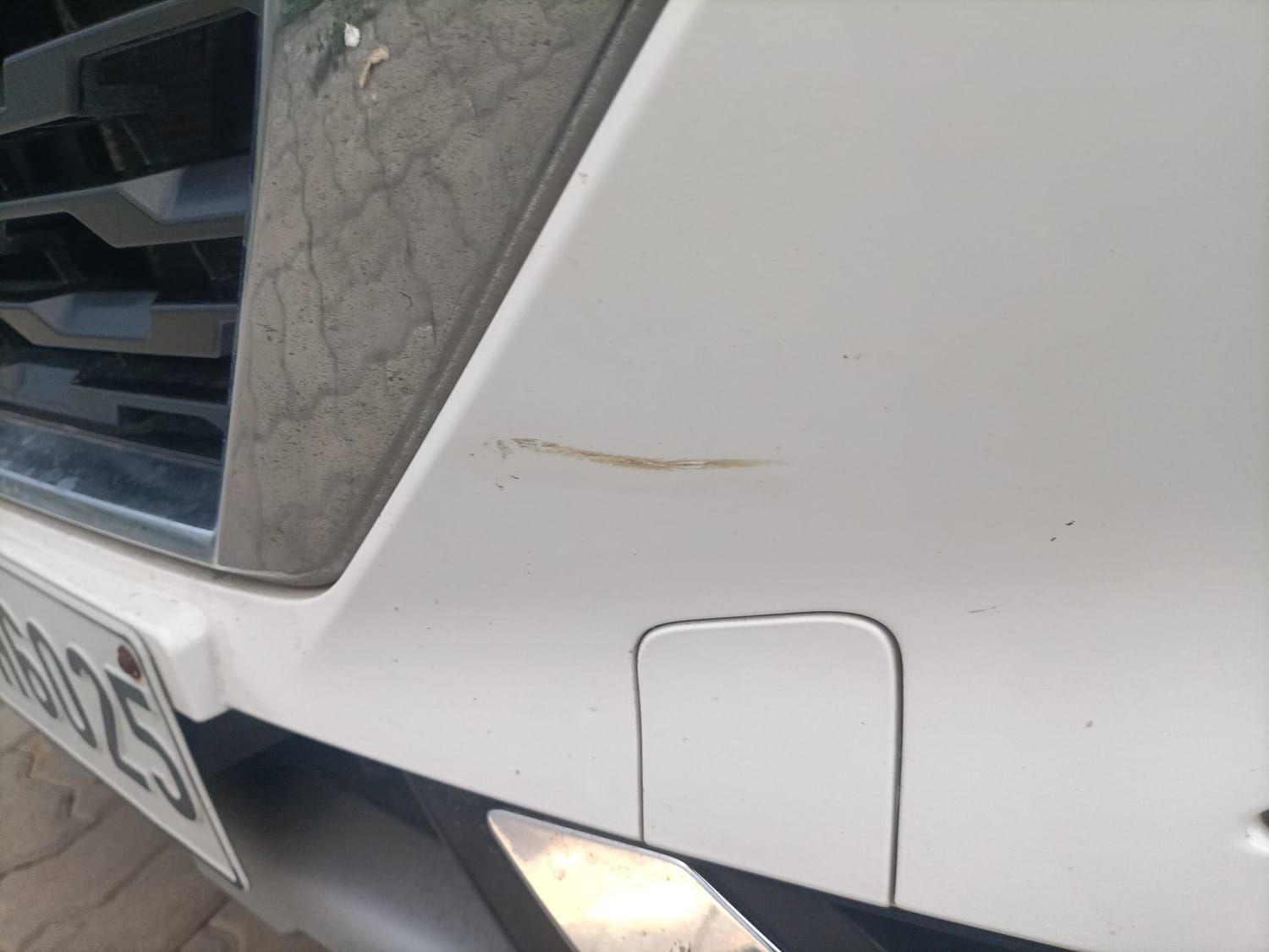 Used 2024 Nissan Magnite XV Turbo Petrol Manual dents MINOR SCRATCH