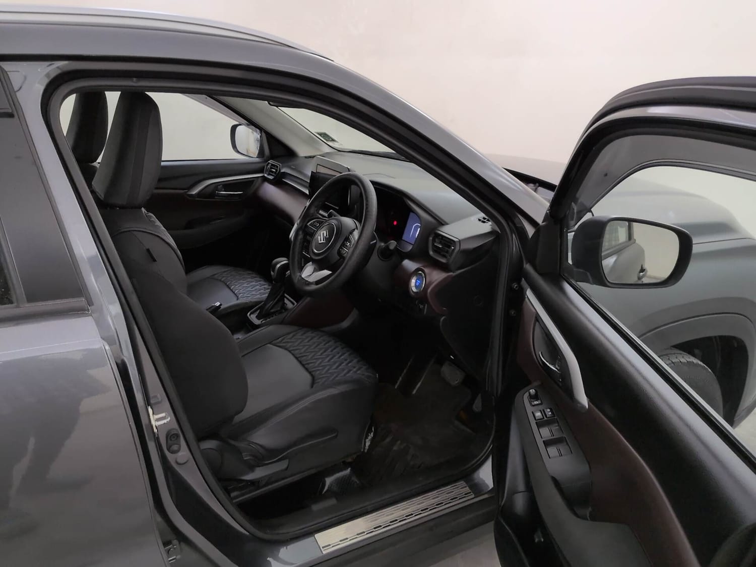 Used 2025 Maruti Suzuki Grand Vitara Delta Plus Intelligent Hybrid eCVT Hybrid Automatic interior RIGHT SIDE FRONT DOOR CABIN VIEW