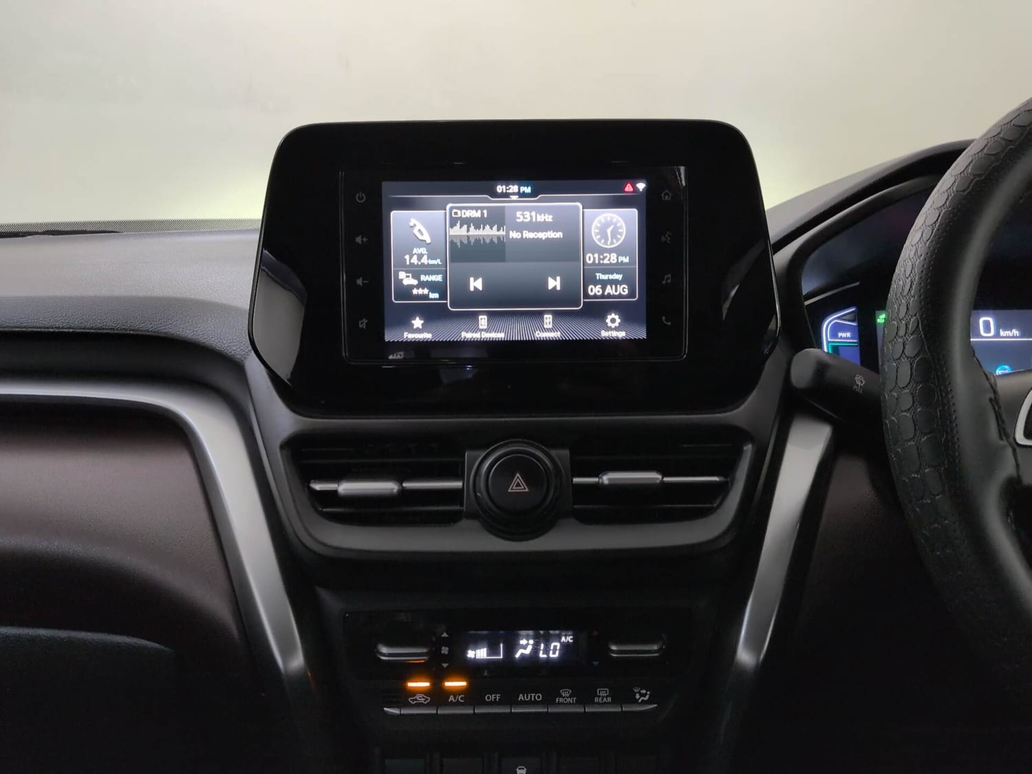 Used 2025 Maruti Suzuki Grand Vitara Delta Plus Intelligent Hybrid eCVT Hybrid Automatic interior MUSIC SYSTEM & AC CONTROL VIEW