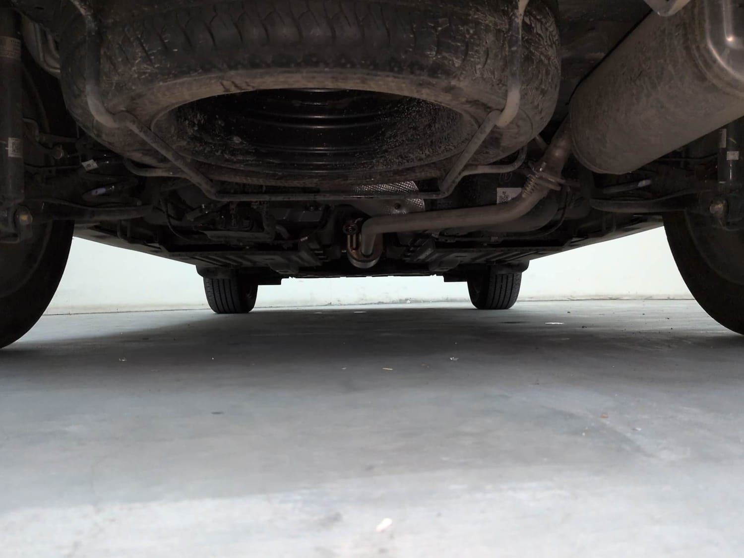 Used 2025 Maruti Suzuki Grand Vitara Delta Plus Intelligent Hybrid eCVT Hybrid Automatic extra REAR UNDERBODY VIEW (TAKEN FROM REAR)
