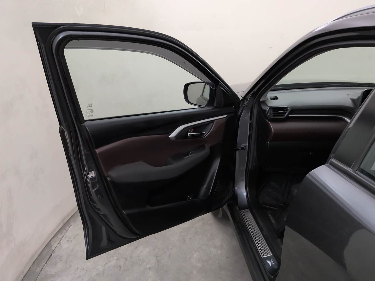 Used 2025 Maruti Suzuki Grand Vitara Delta Plus Intelligent Hybrid eCVT Hybrid Automatic interior LEFT FRONT DOOR OPEN VIEW