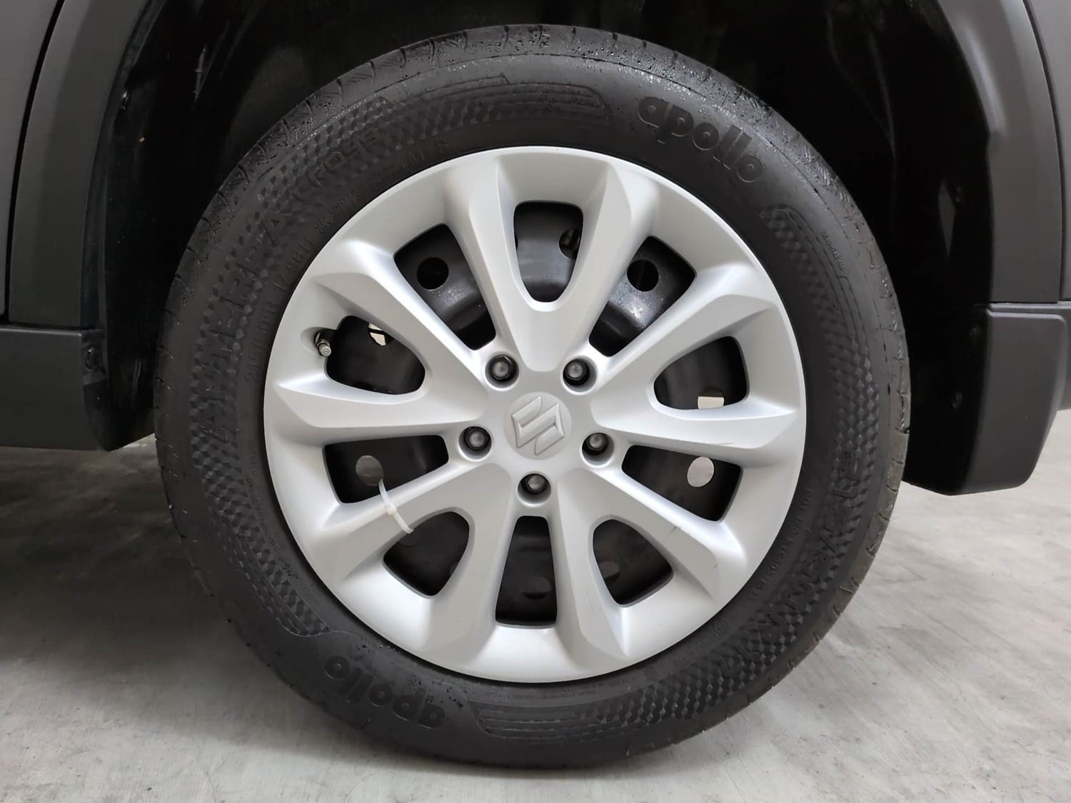 Used 2025 Maruti Suzuki Grand Vitara Delta Plus Intelligent Hybrid eCVT Hybrid Automatic tyres LEFT REAR TYRE RIM VIEW