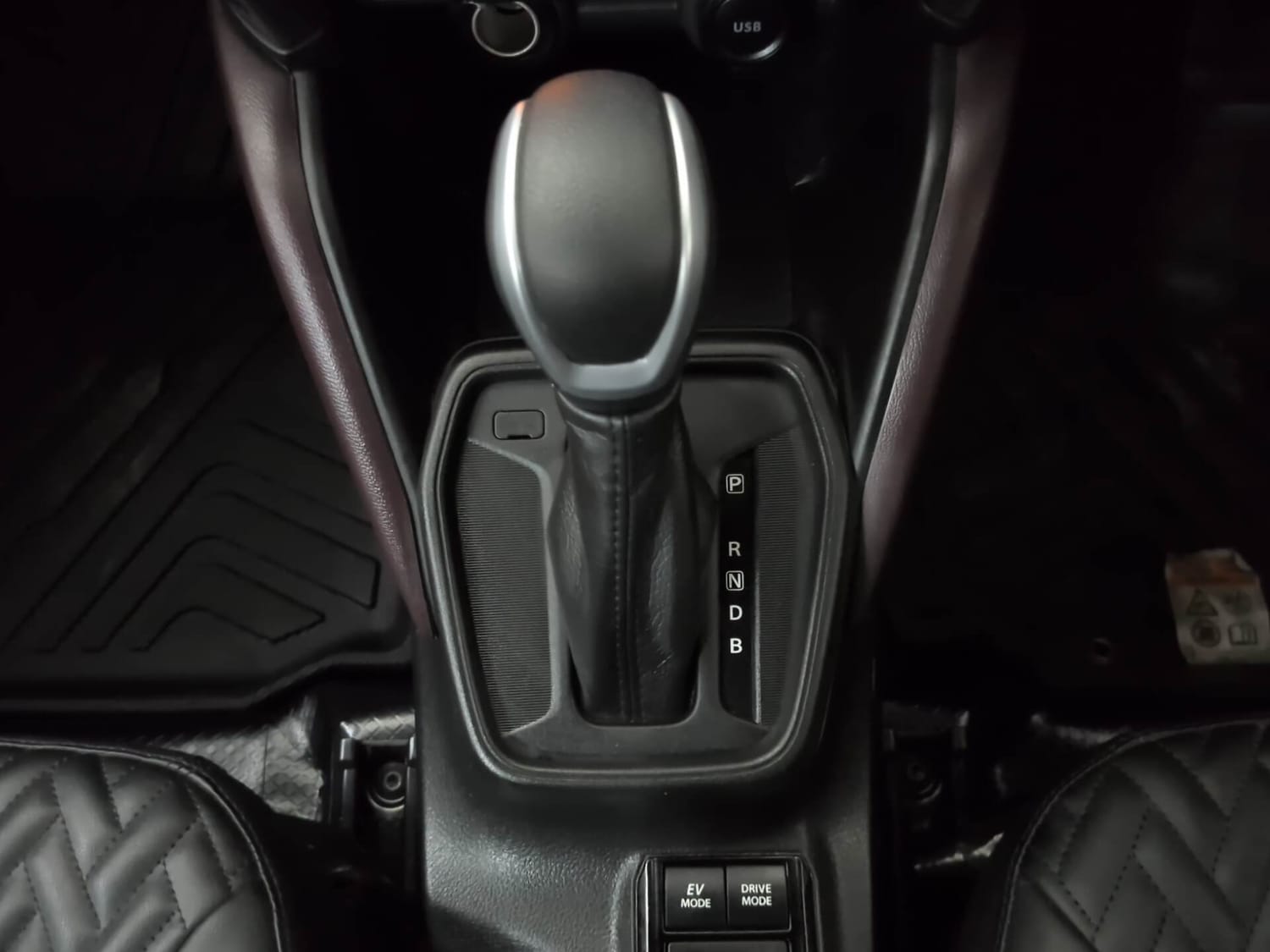 Used 2025 Maruti Suzuki Grand Vitara Delta Plus Intelligent Hybrid eCVT Hybrid Automatic interior GEAR  KNOB VIEW