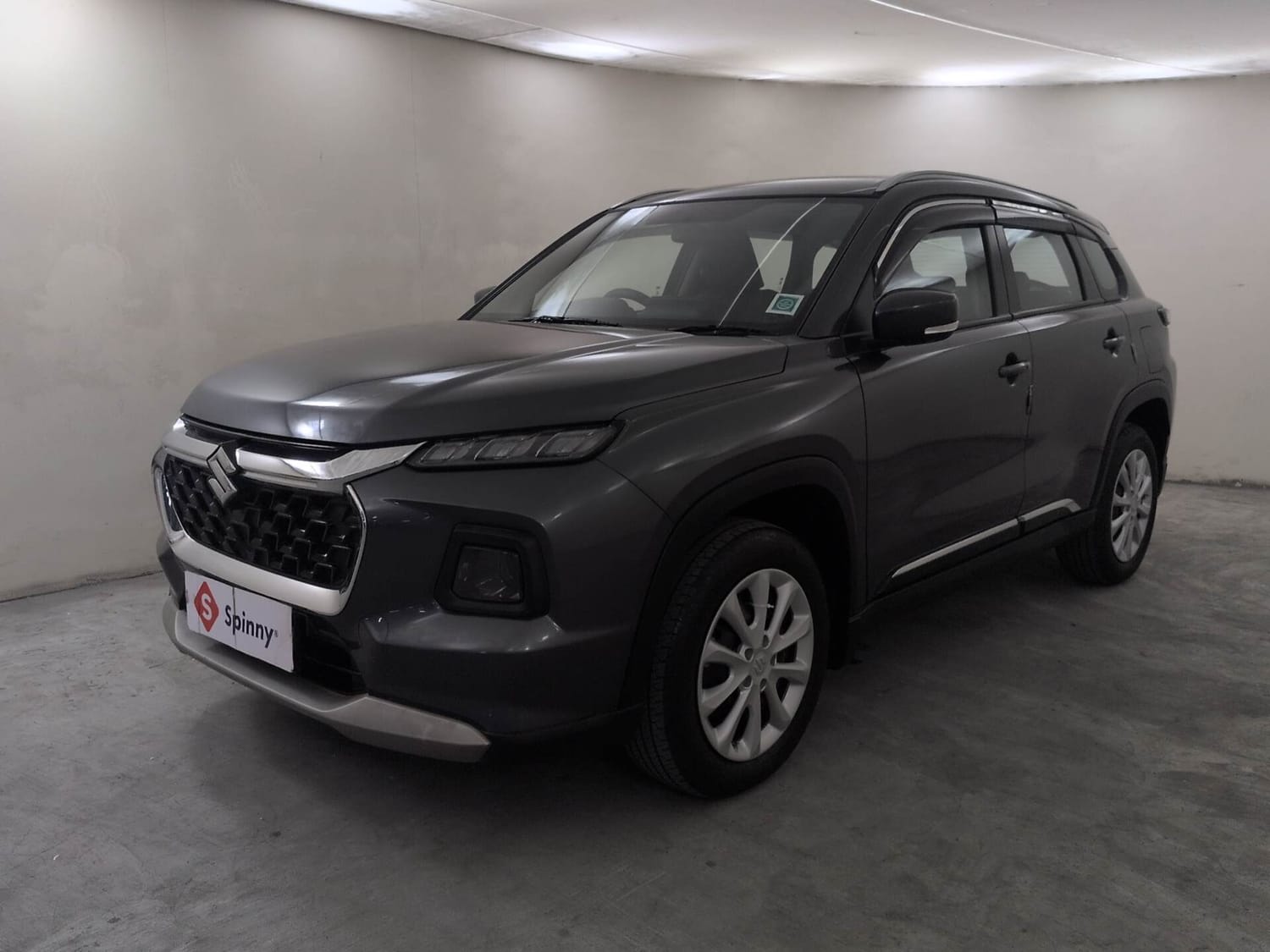 Used 2025 Maruti Suzuki Grand Vitara Delta Plus Intelligent Hybrid eCVT Hybrid Automatic exterior LEFT FRONT CORNER VIEW