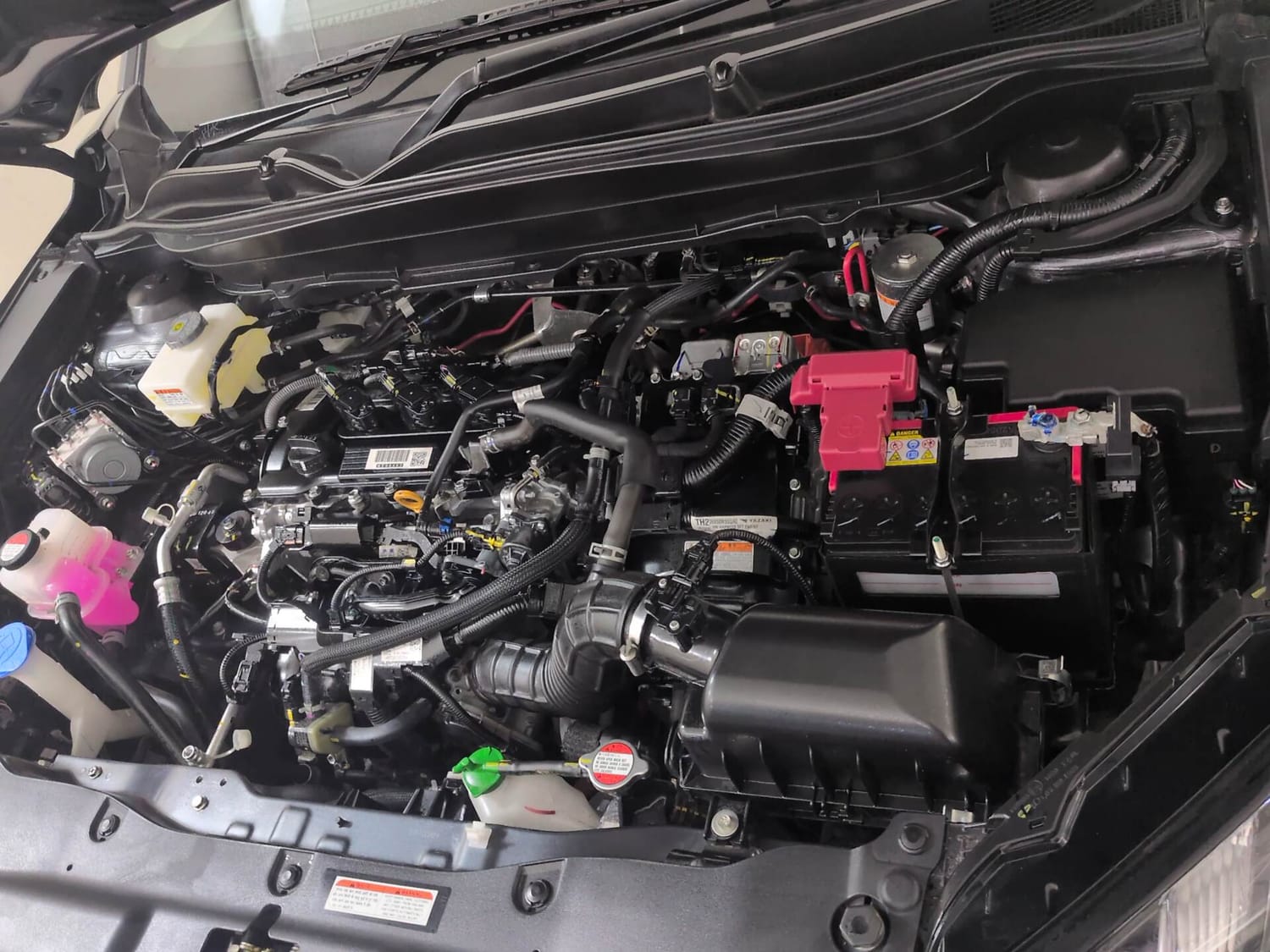 Used 2025 Maruti Suzuki Grand Vitara Delta Plus Intelligent Hybrid eCVT Hybrid Automatic engine ENGINE LEFT SIDE VIEW