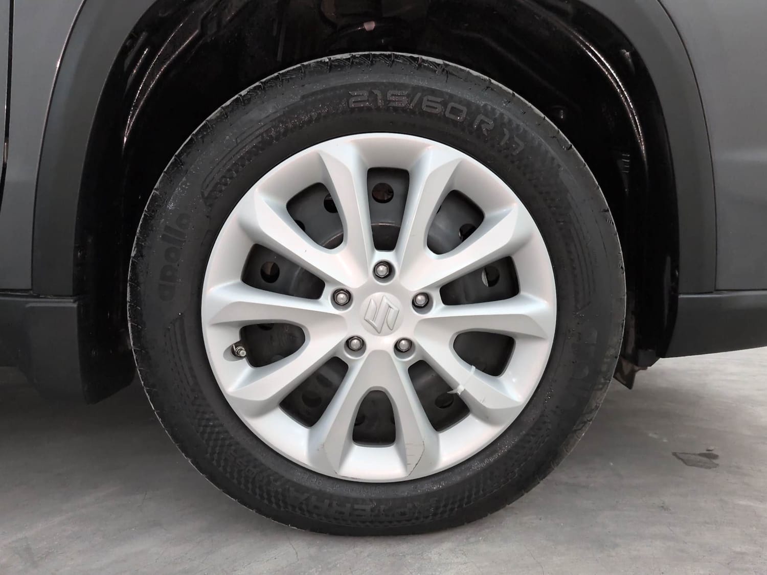 Used 2025 Maruti Suzuki Grand Vitara Delta Plus Intelligent Hybrid eCVT Hybrid Automatic tyres RIGHT FRONT TYRE RIM VIEW
