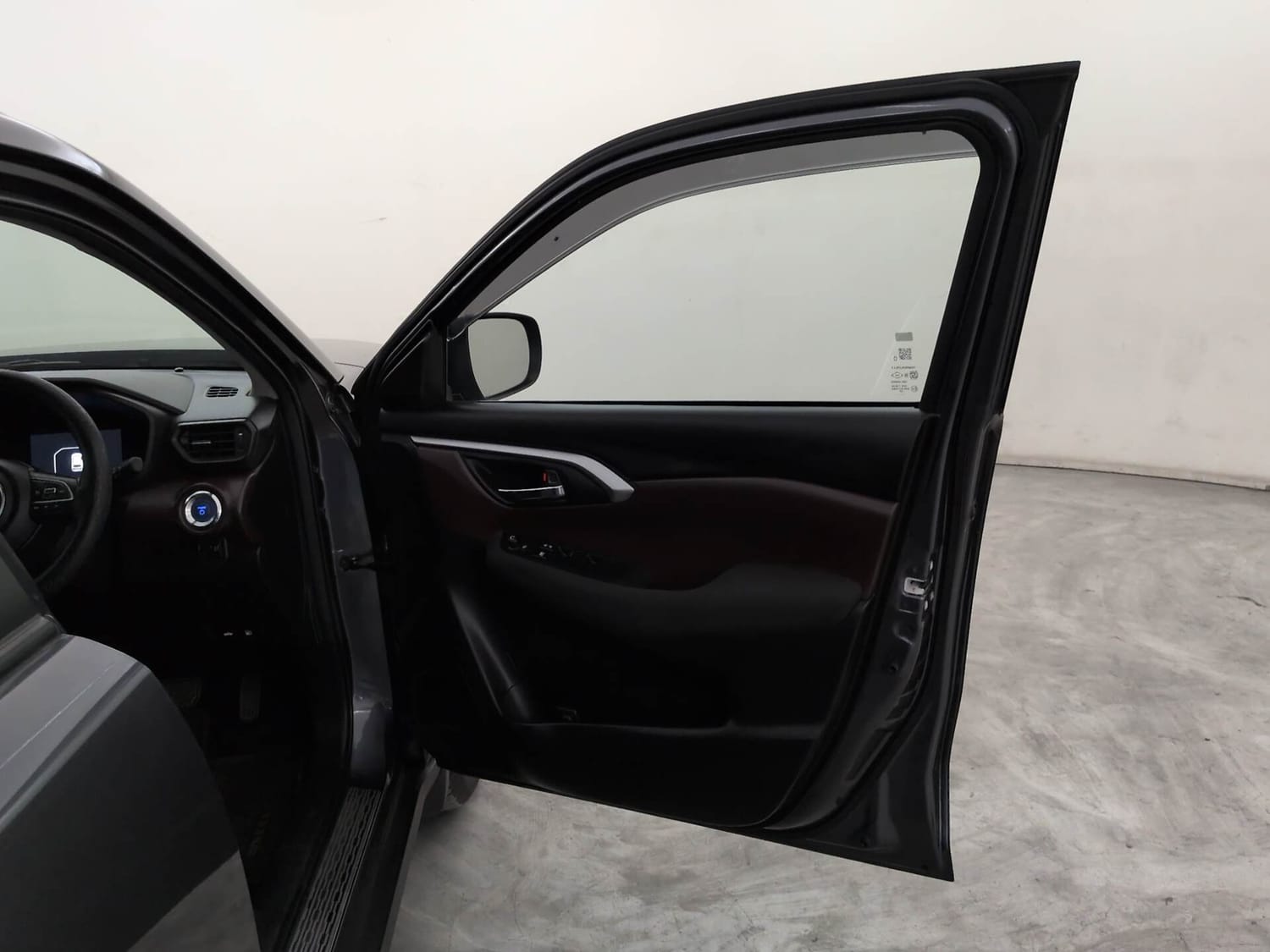 Used 2025 Maruti Suzuki Grand Vitara Delta Plus Intelligent Hybrid eCVT Hybrid Automatic interior RIGHT FRONT DOOR OPEN VIEW