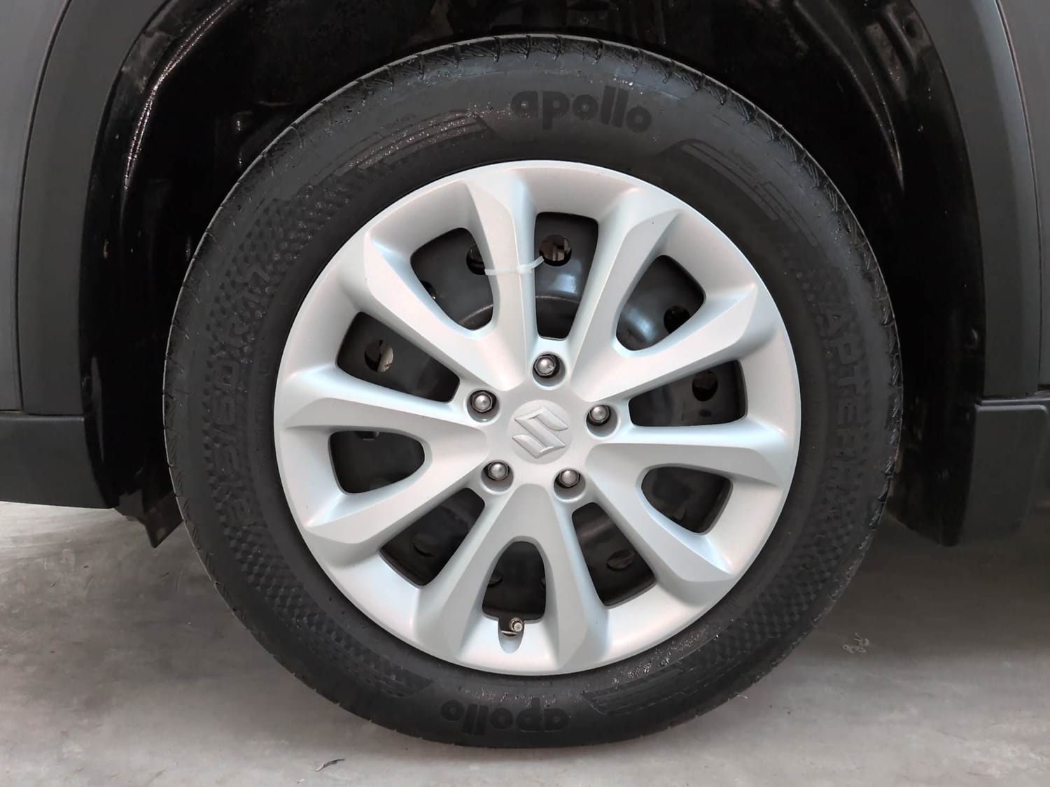 Used 2025 Maruti Suzuki Grand Vitara Delta Plus Intelligent Hybrid eCVT Hybrid Automatic tyres LEFT FRONT TYRE RIM VIEW