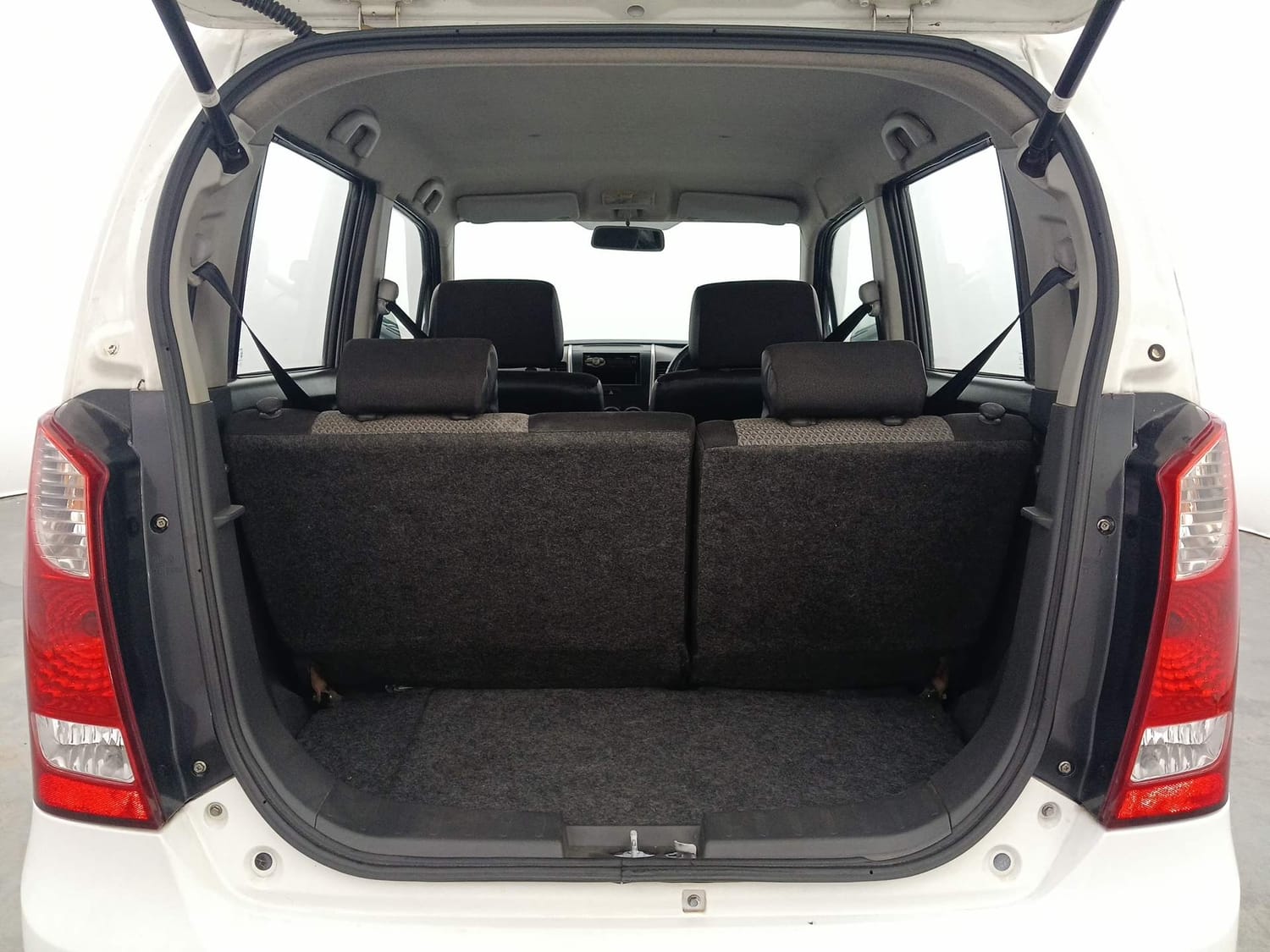 Used 2012 Maruti Suzuki Wagon R LXi Petrol Manual interior DICKY INSIDE VIEW