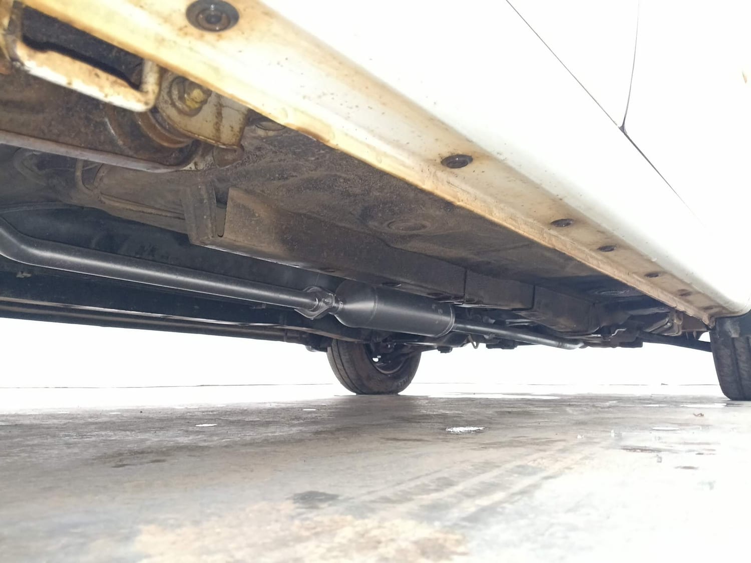 Used 2012 Maruti Suzuki Wagon R LXi Petrol Manual extra REAR RIGHT UNDERBODY VIEW