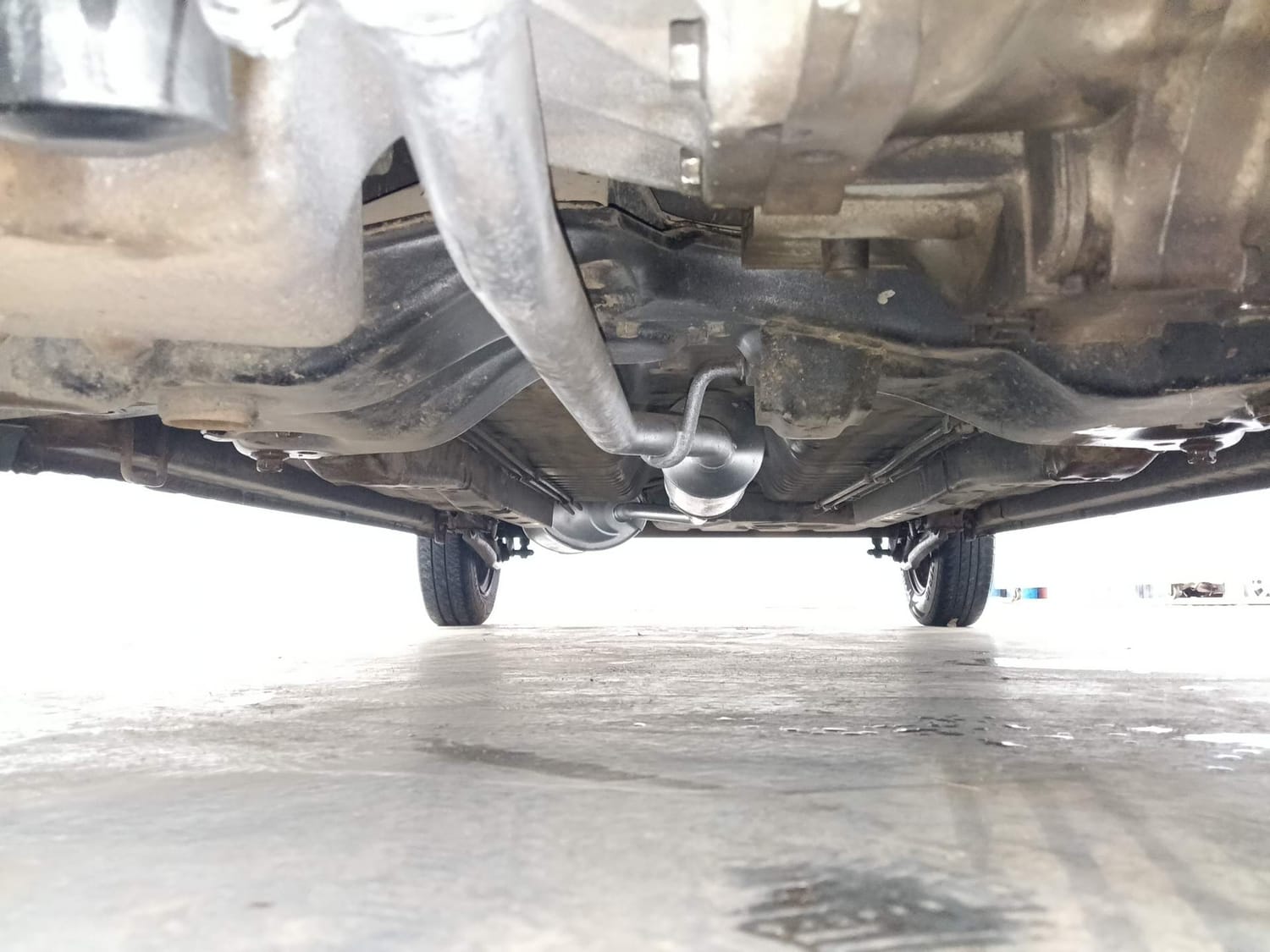 Used 2012 Maruti Suzuki Wagon R LXi Petrol Manual extra FRONT LEFT UNDERBODY VIEW