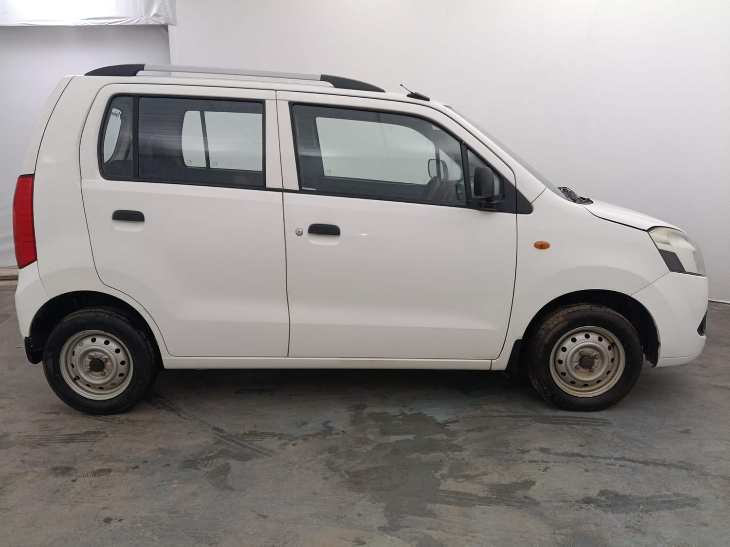 Used 2012 Maruti Suzuki Wagon R LXi Petrol Manual exterior RIGHT SIDE VIEW