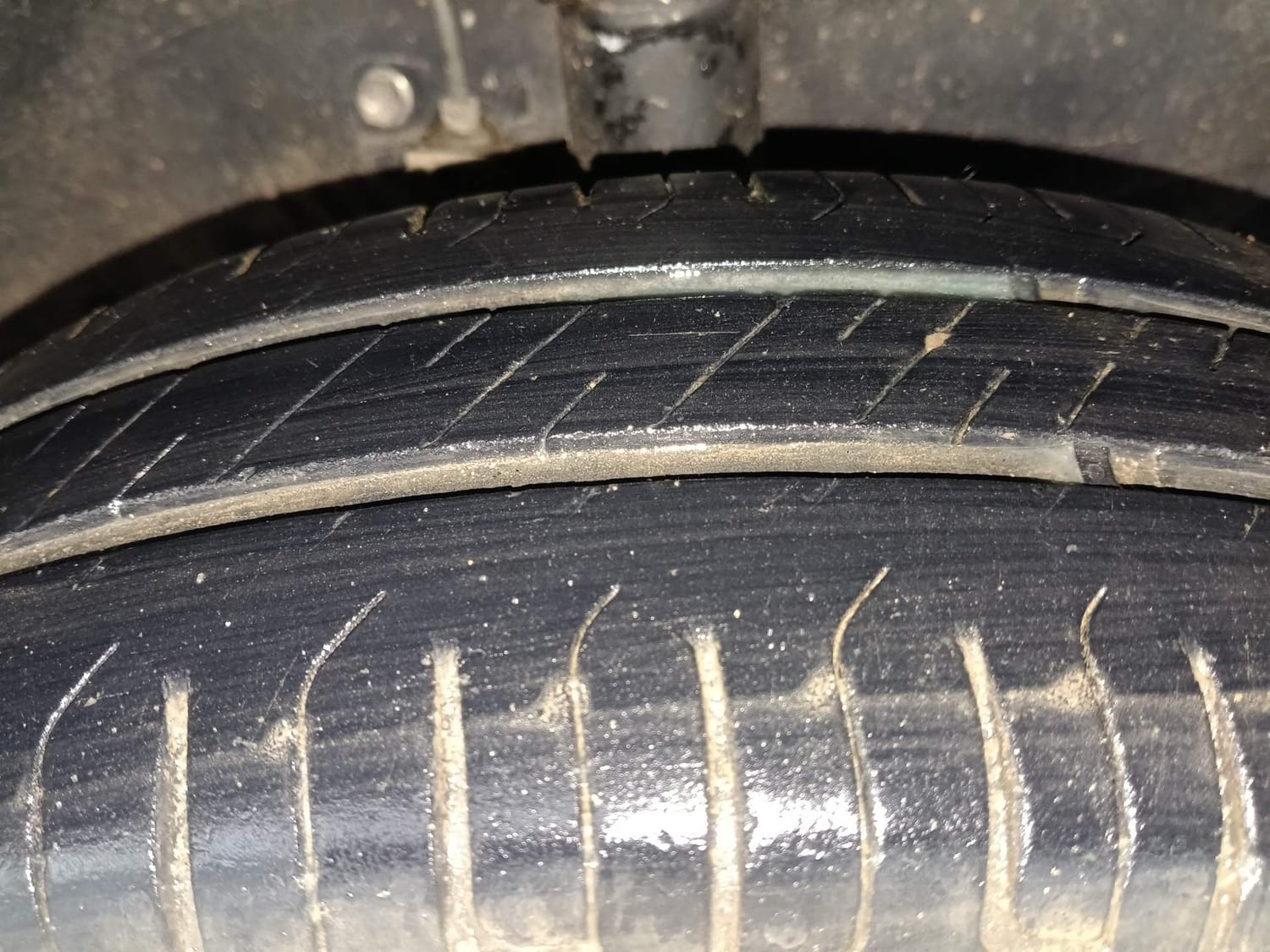 Used 2012 Maruti Suzuki Wagon R LXi Petrol Manual tyres RIGHT FRONT TYRE TREAD VIEW
