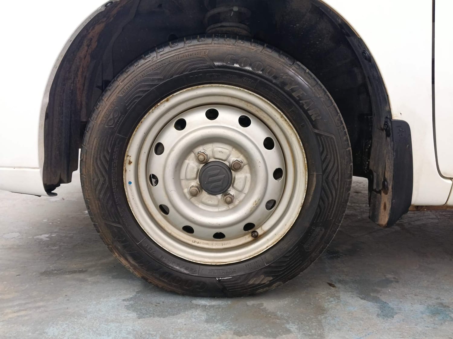 Used 2012 Maruti Suzuki Wagon R LXi Petrol Manual tyres LEFT FRONT TYRE RIM VIEW