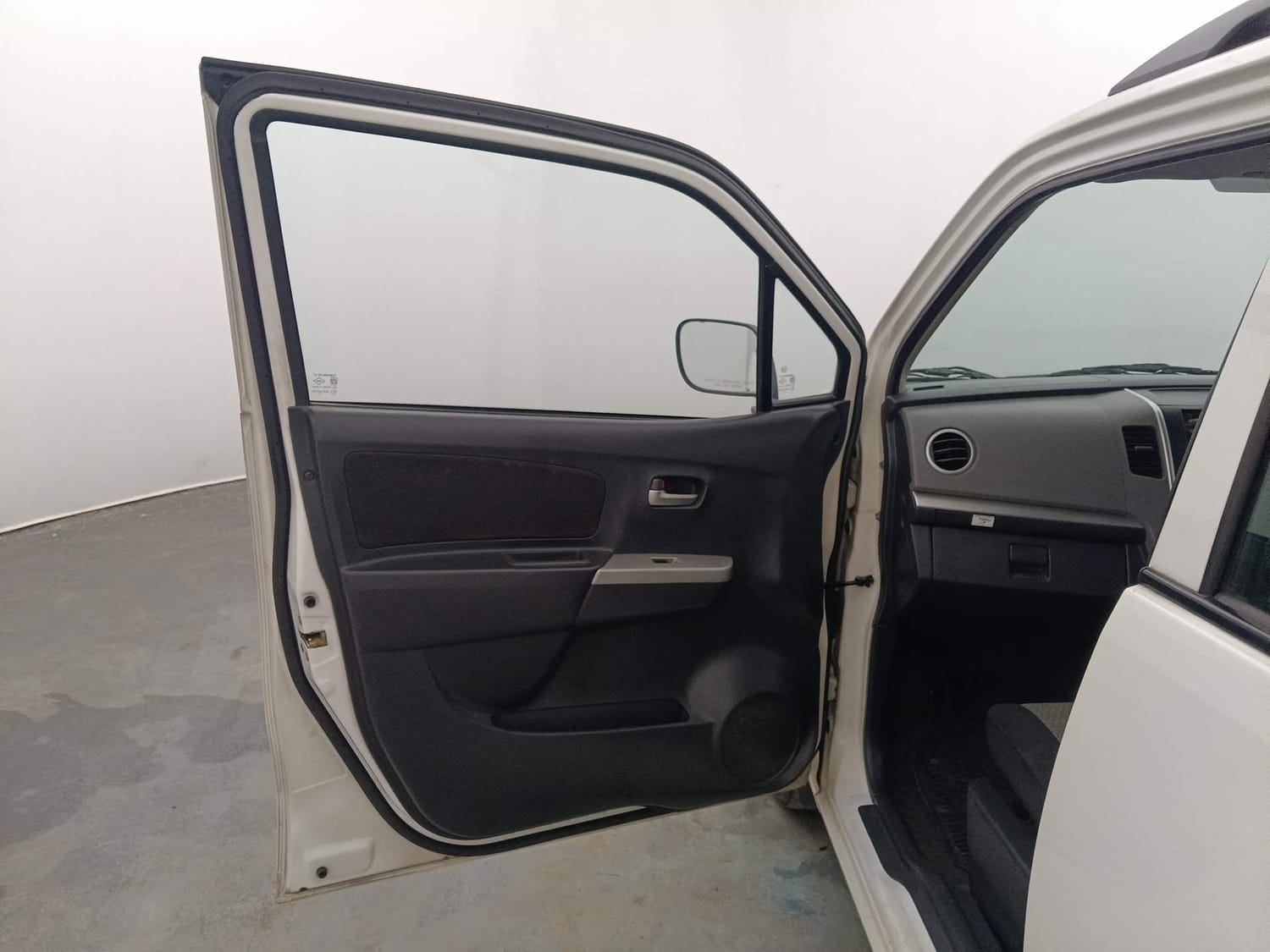 Used 2012 Maruti Suzuki Wagon R LXi Petrol Manual interior LEFT FRONT DOOR OPEN VIEW