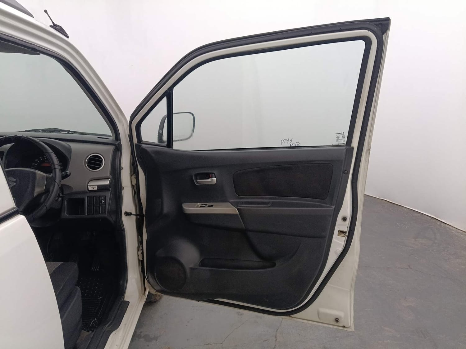 Used 2012 Maruti Suzuki Wagon R LXi Petrol Manual interior RIGHT FRONT DOOR OPEN VIEW