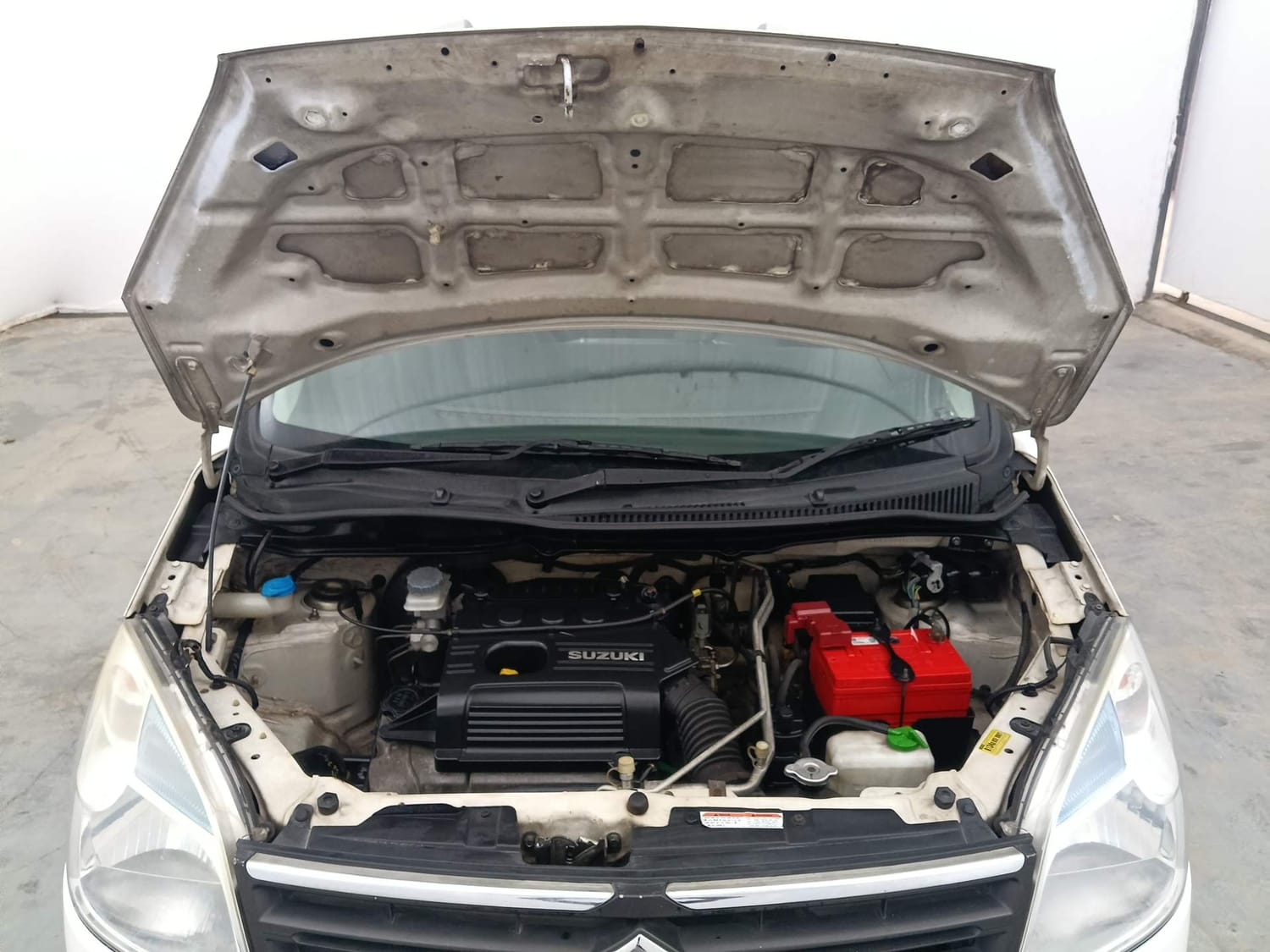 Used 2012 Maruti Suzuki Wagon R LXi Petrol Manual engine ENGINE & BONNET OPEN FRONT VIEW