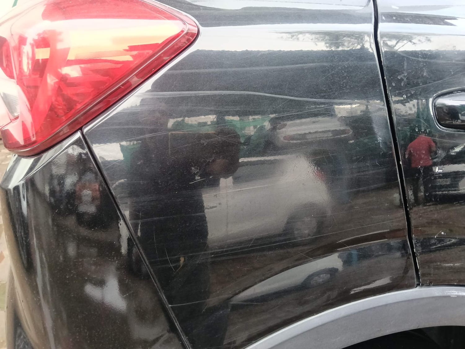 Used 2021 Mahindra XUV 300 W8 (O) 1.5 Diesel Diesel Manual dents MINOR SCRATCH