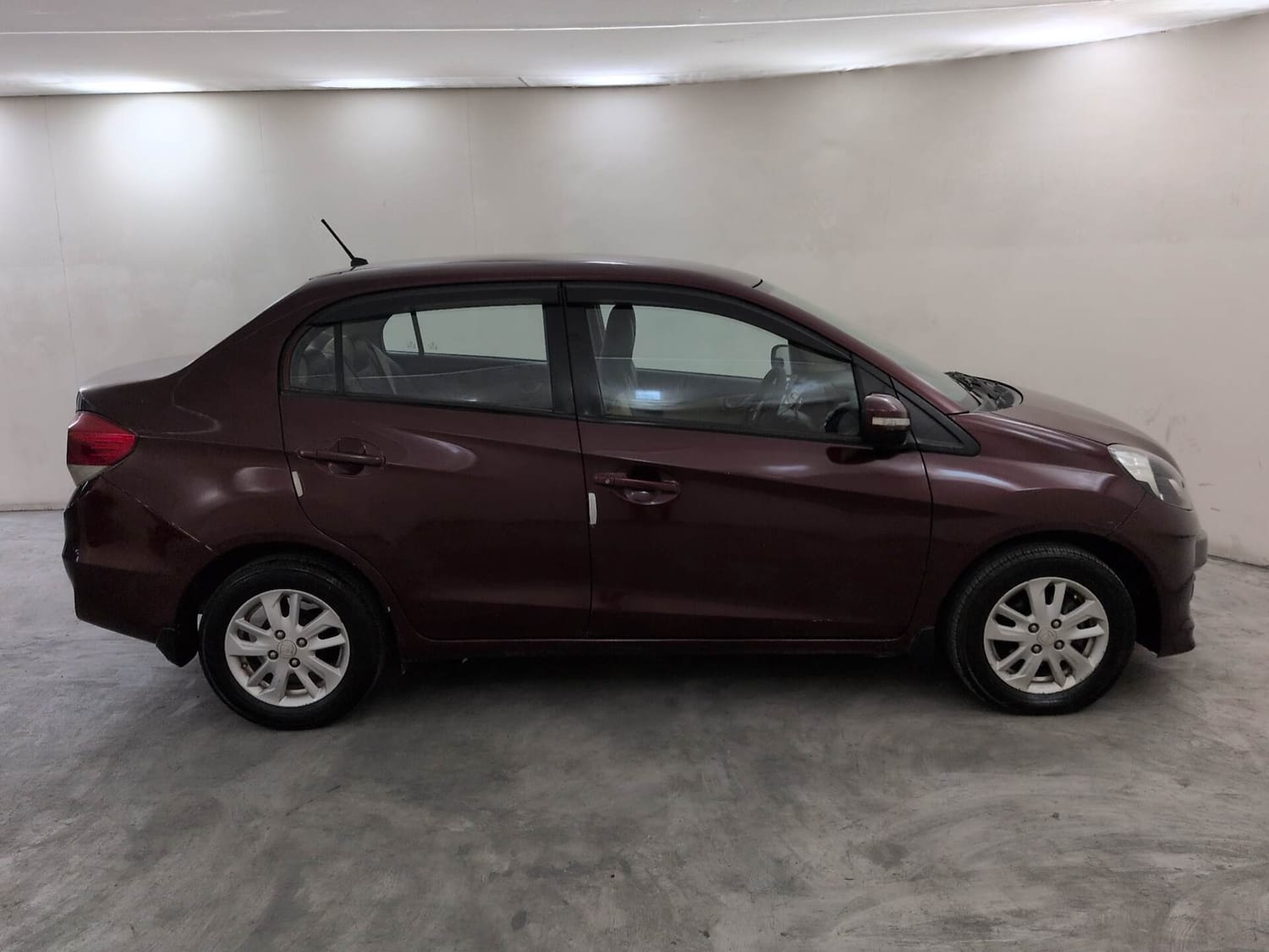 Used 2013 Honda Amaze 1.5 VX i-DTEC Diesel Manual exterior RIGHT SIDE VIEW