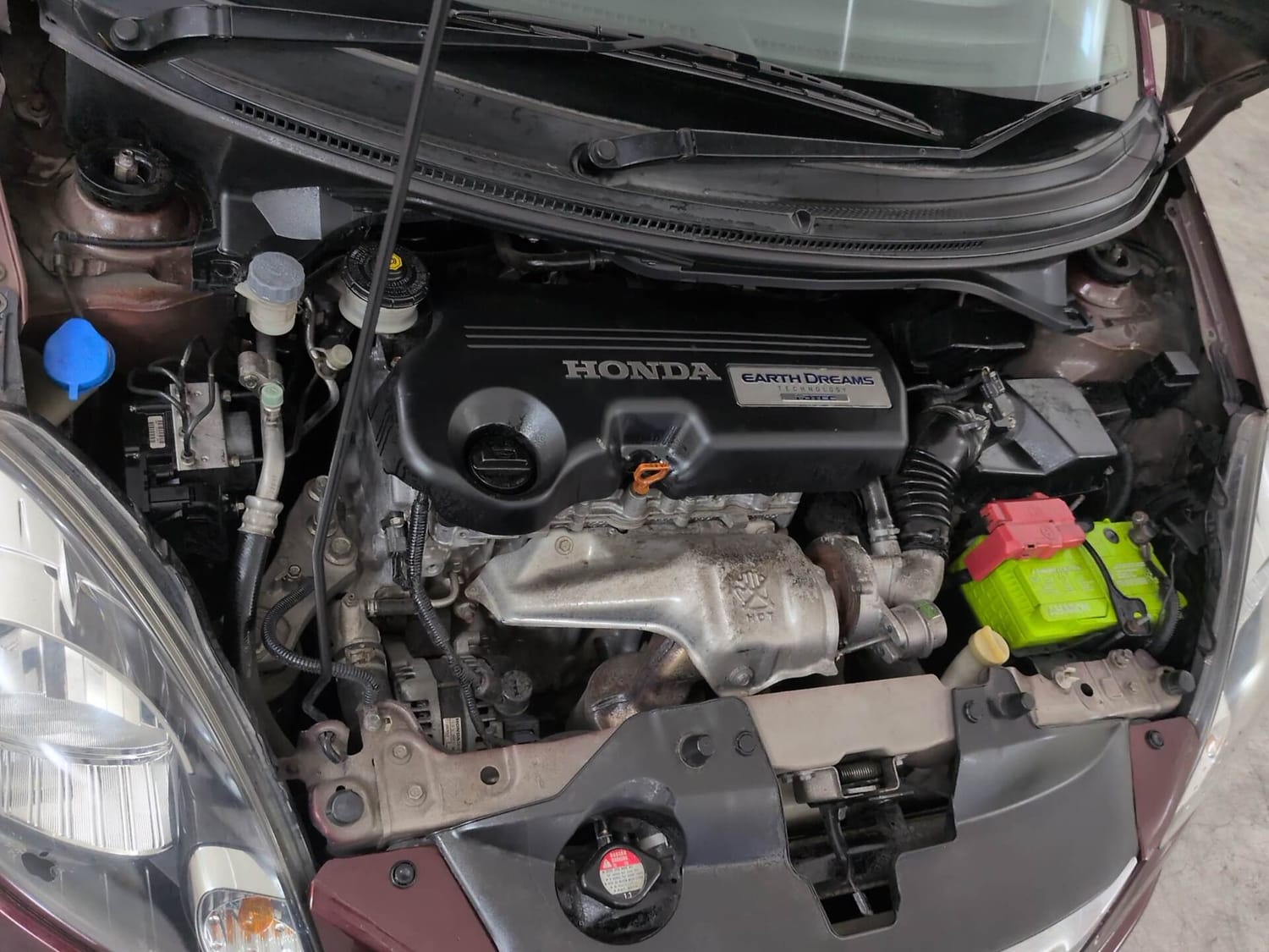 Used 2013 Honda Amaze 1.5 VX i-DTEC Diesel Manual engine ENGINE RIGHT SIDE VIEW