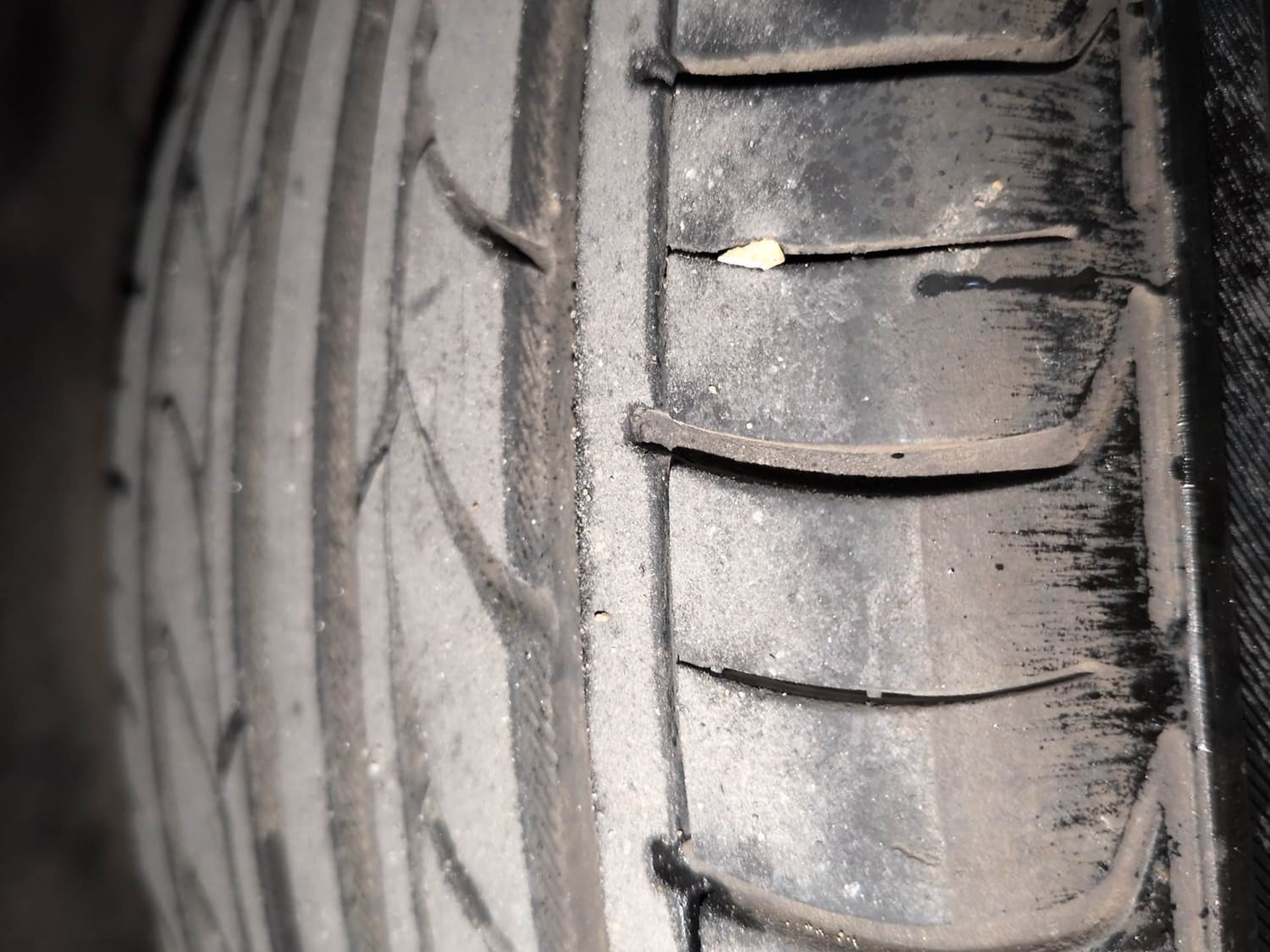 Used 2013 Honda Amaze 1.5 VX i-DTEC Diesel Manual tyres RIGHT REAR TYRE TREAD VIEW