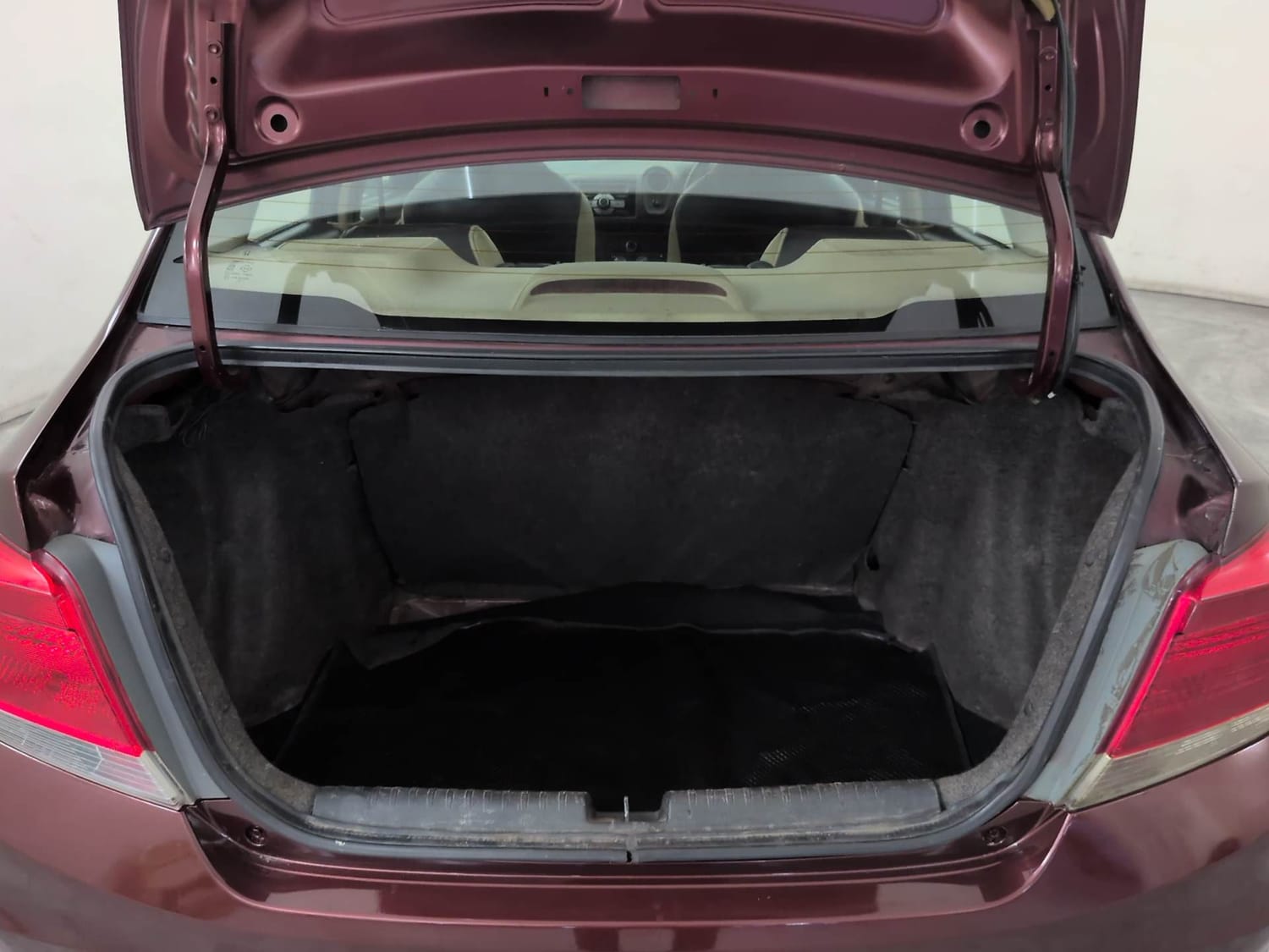 Used 2013 Honda Amaze 1.5 VX i-DTEC Diesel Manual interior DICKY INSIDE VIEW