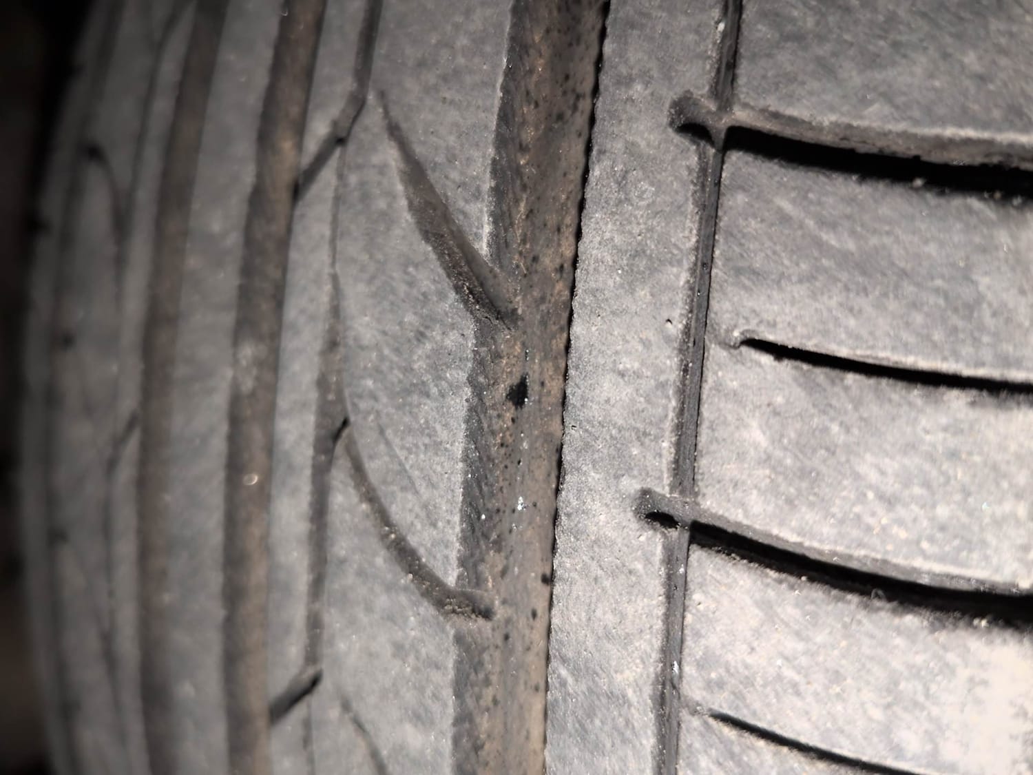 Used 2013 Honda Amaze 1.5 VX i-DTEC Diesel Manual tyres RIGHT FRONT TYRE TREAD VIEW