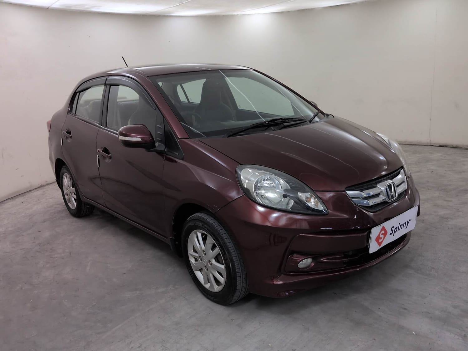 Used 2013 Honda Amaze 1.5 VX i-DTEC Diesel Manual exterior RIGHT FRONT CORNER VIEW