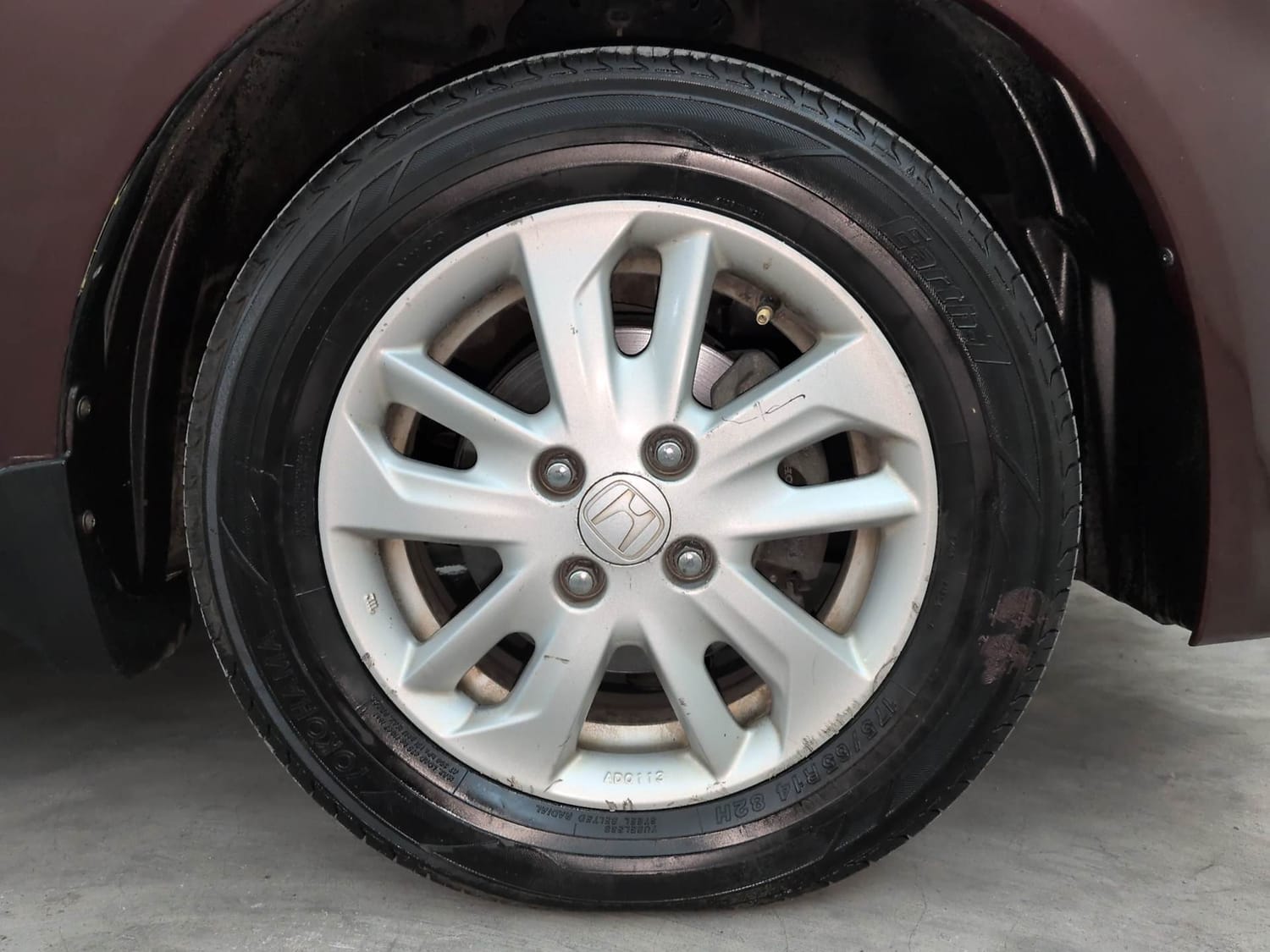 Used 2013 Honda Amaze 1.5 VX i-DTEC Diesel Manual tyres RIGHT FRONT TYRE RIM VIEW