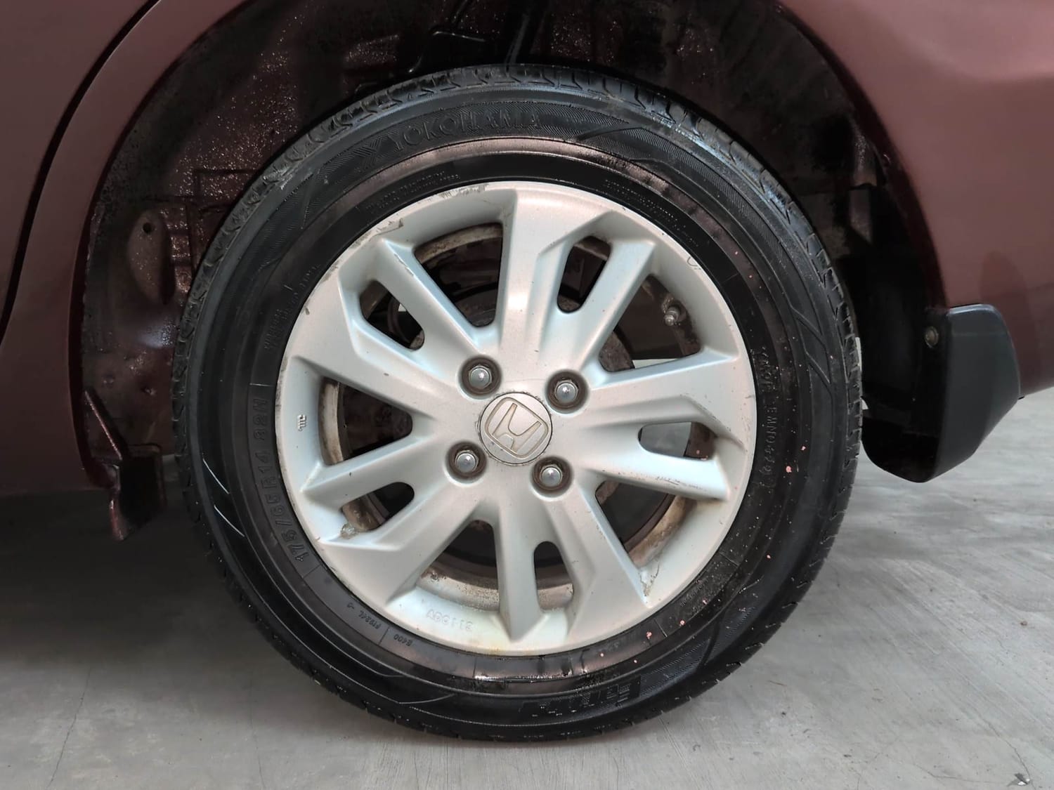 Used 2013 Honda Amaze 1.5 VX i-DTEC Diesel Manual tyres LEFT REAR TYRE RIM VIEW