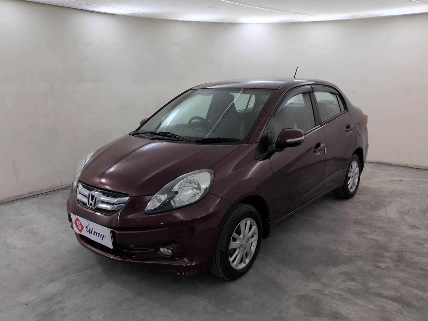 Used 2013 Honda Amaze 1.5 VX i-DTEC Diesel Manual exterior LEFT FRONT CORNER VIEW