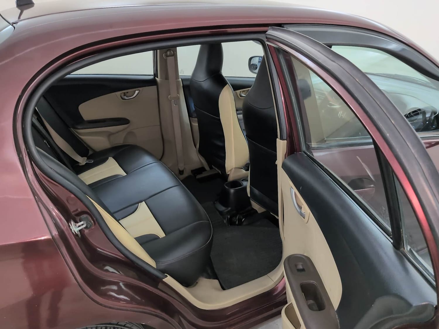 Used 2013 Honda Amaze 1.5 VX i-DTEC Diesel Manual interior RIGHT SIDE REAR DOOR CABIN VIEW