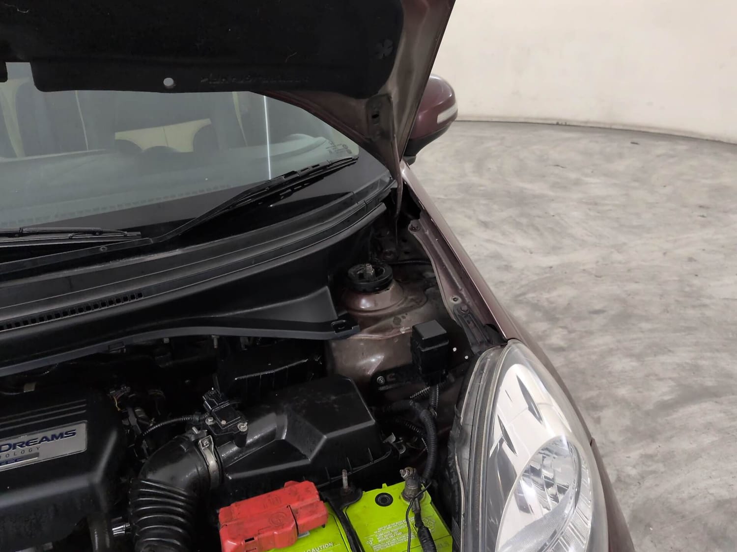 Used 2013 Honda Amaze 1.5 VX i-DTEC Diesel Manual engine ENGINE LEFT SIDE HINGE & APRON VIEW