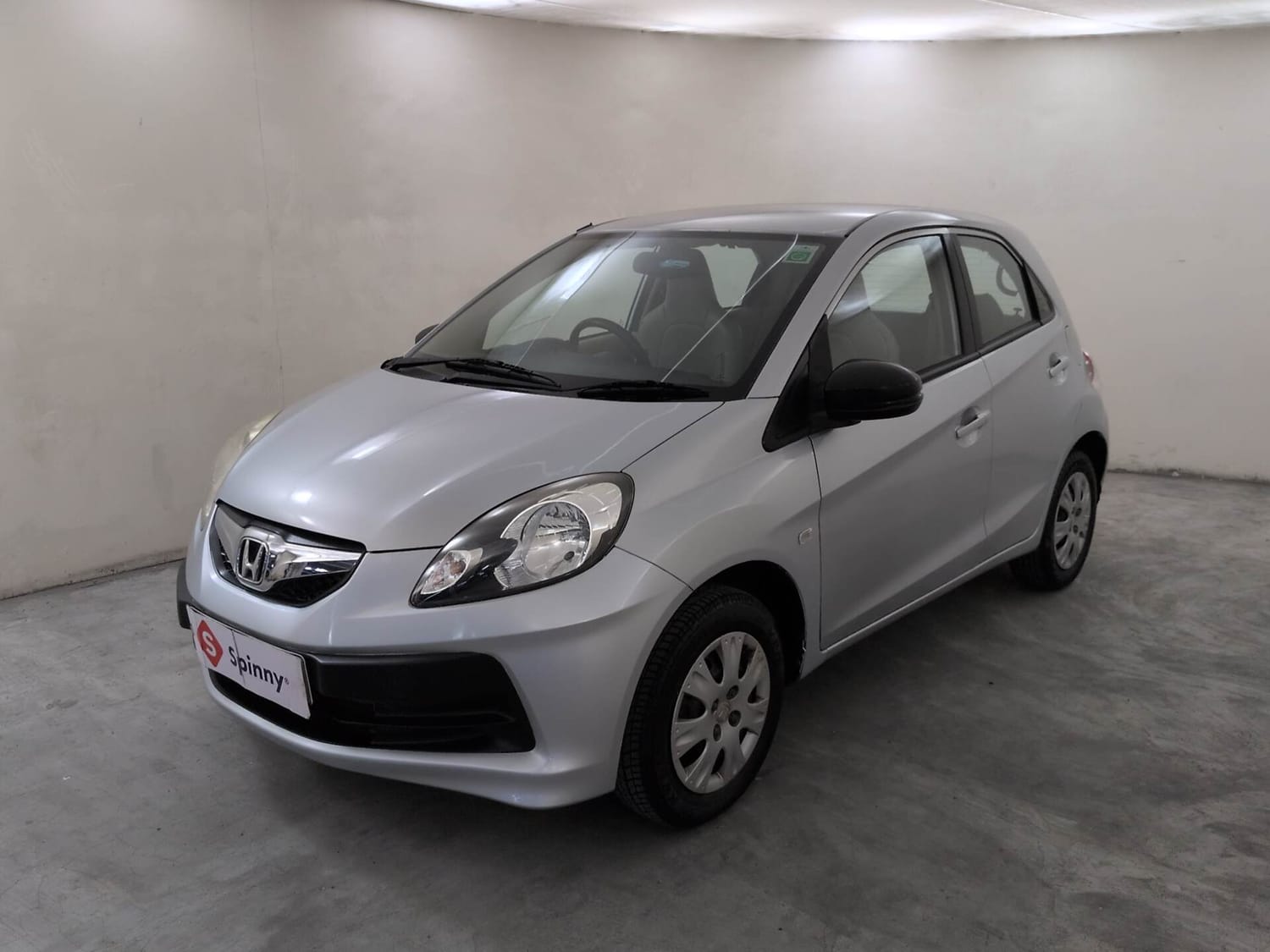 Used 2016 Honda Brio S MT Petrol Manual exterior LEFT FRONT CORNER VIEW